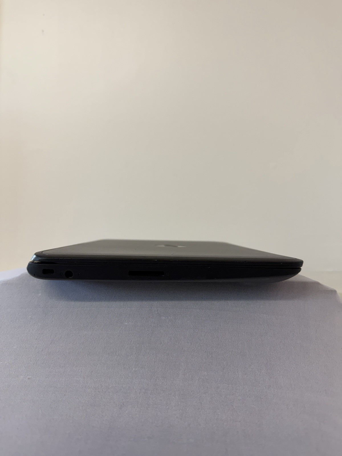 HP Chromebook 11 G4 Laptop – Screen Leaks Light – Intel Celeron N2840 – Read Des