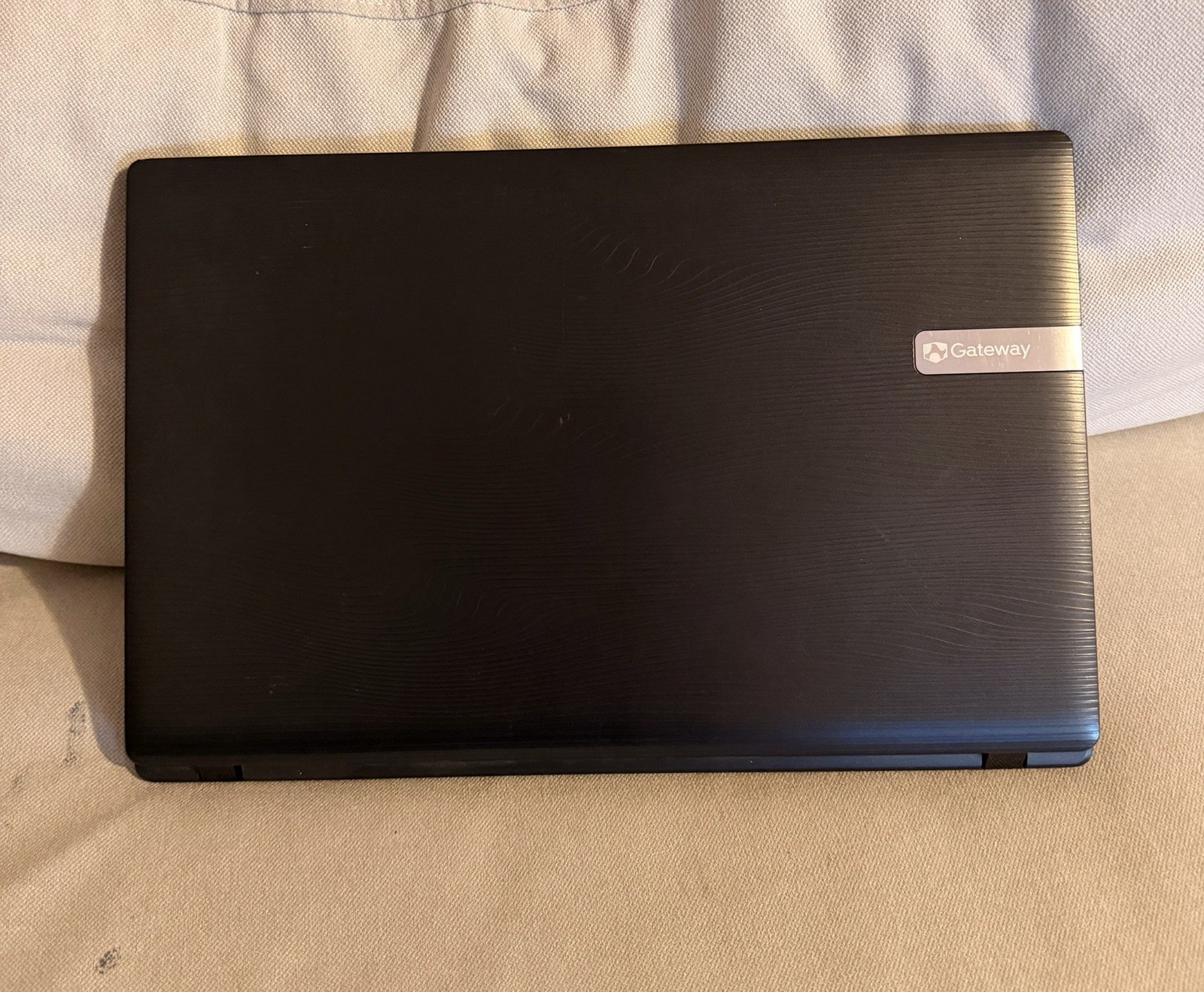 Gateway NV55C Laptop Intel Pentium P6100 3GB RAM 320GB HDD 15.6″ HDMI Webcam DVD