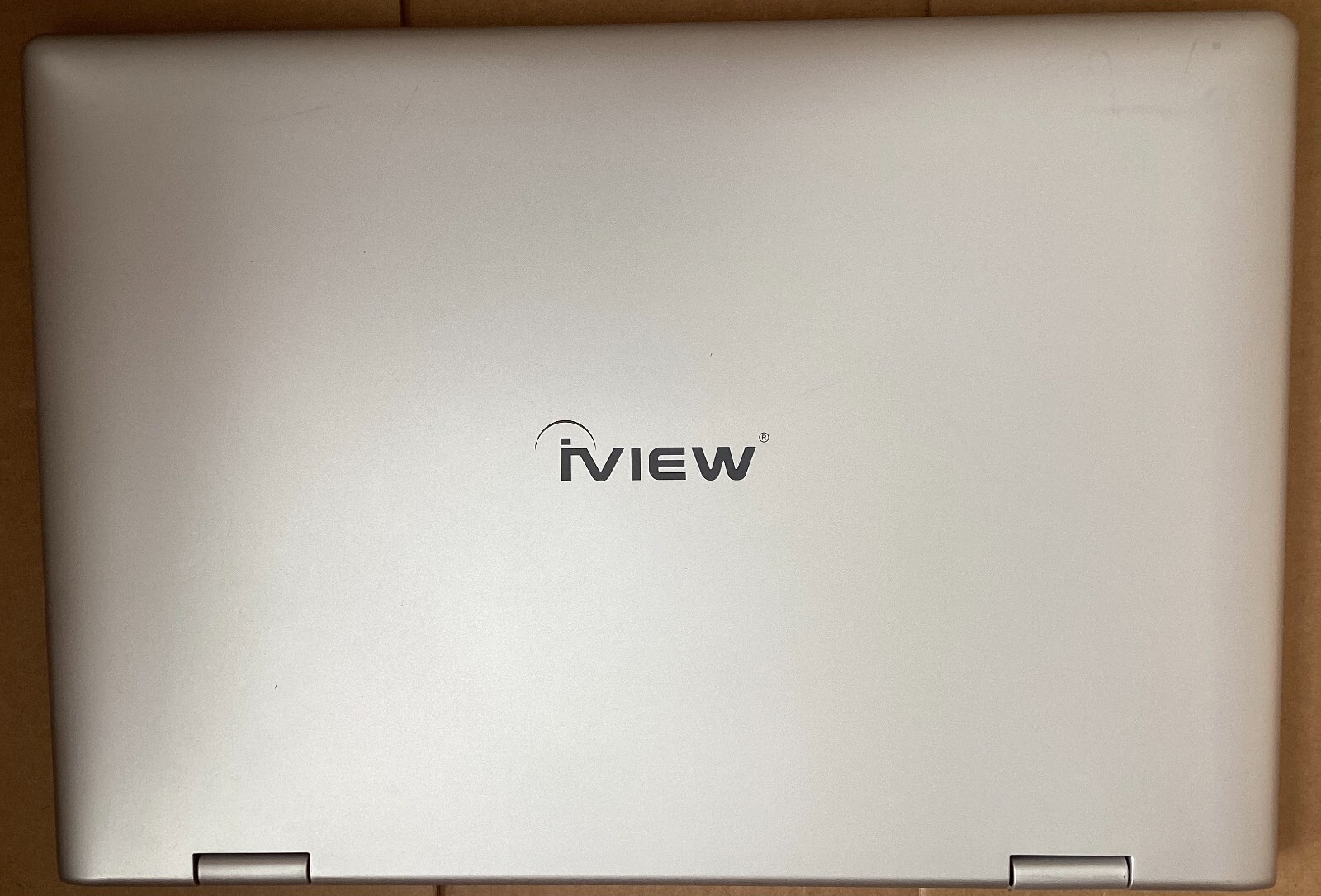 Iview Convertible 2-in-1 Laptop 14 FHD IPS Touchscreen 4GB 64GB SSD Win 10 PRO