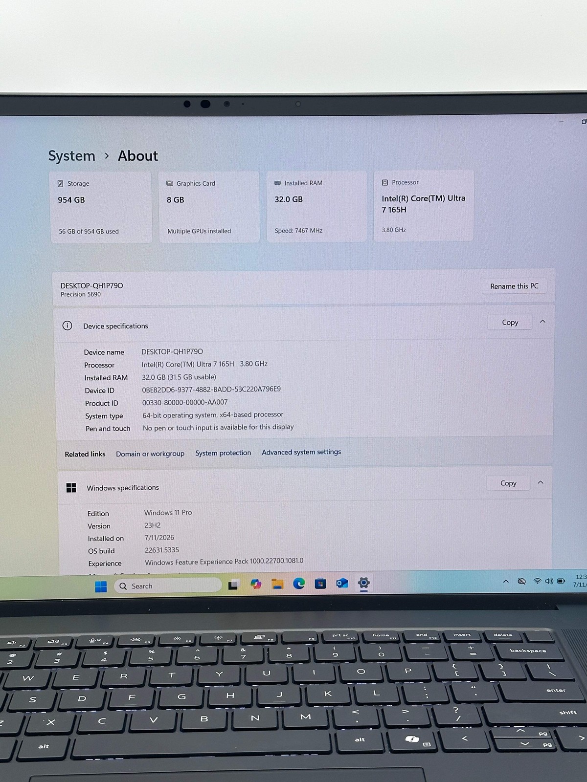 Dell Precision 5690 16″ Core Ultra 7 165H vPro 32GB RAM 1TB RTX 2000 Ada Gray