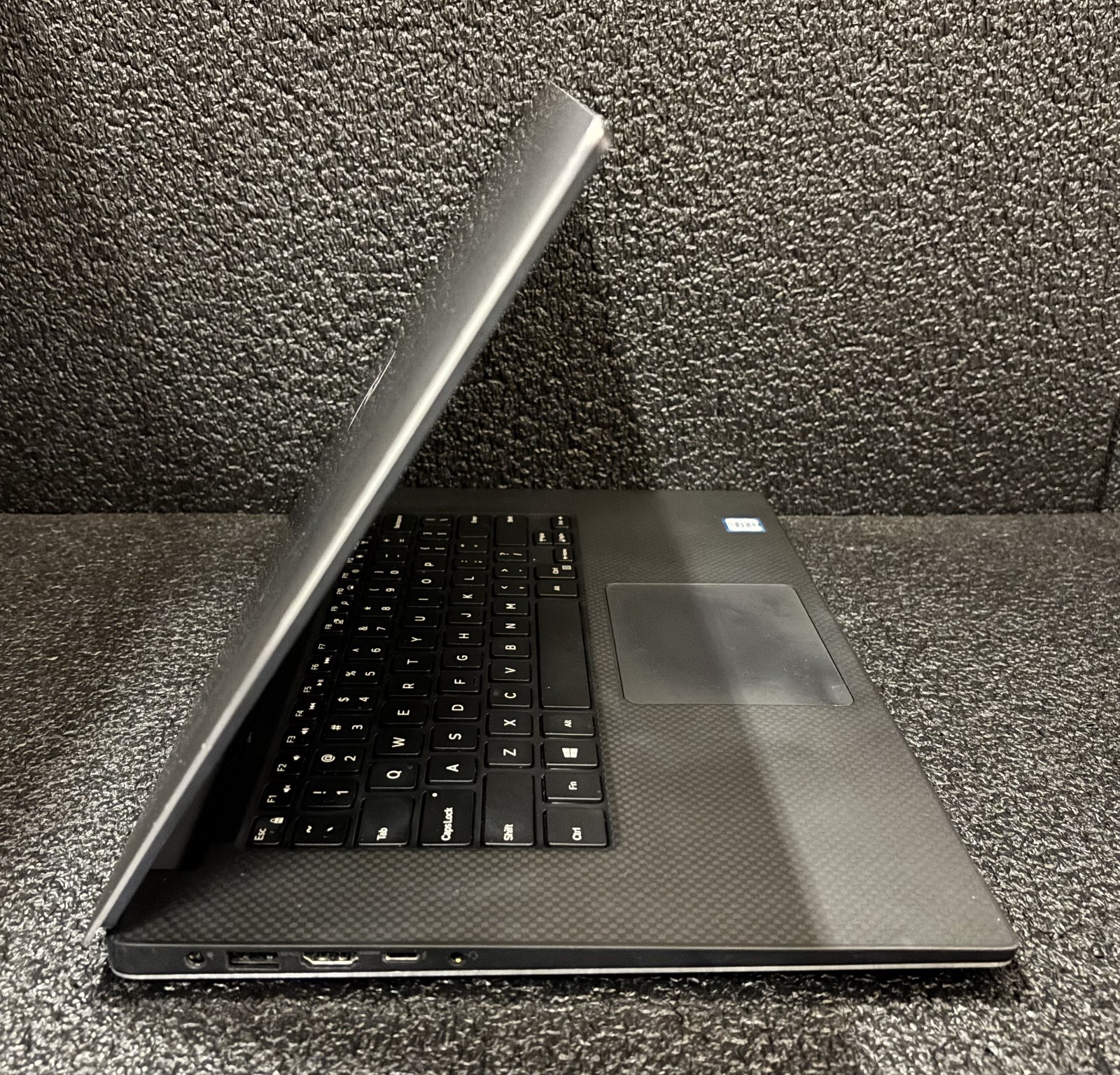 Dell XPS 15 9550 15.6″ 4K UHD i7-6700HQ 2.60GHz | 8GB | 256GB | GeForce GTX 960M
