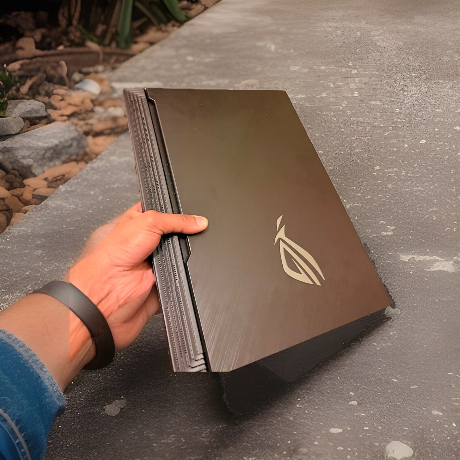 ASUS ROG Strix Gaming Laptop i7/32RAM/1TBNVME/1TB SSD/GTX1050*READ*