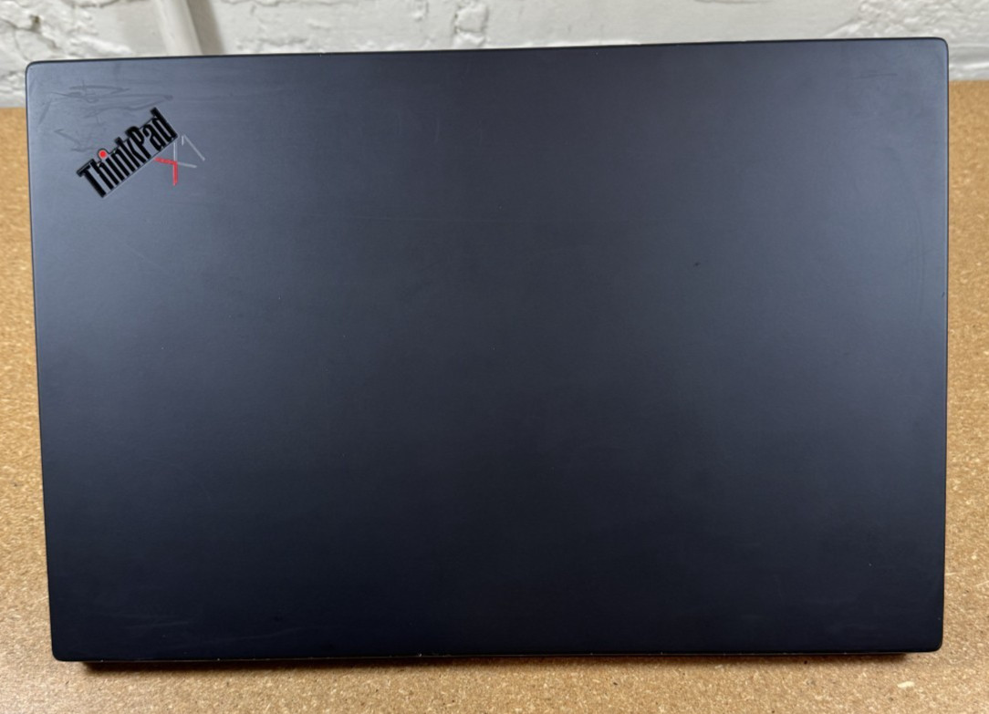 Lenovo X1 Carbon Gen 8 i7-10610U 16GB 512GB SSD Win 11 Pro White Spot
