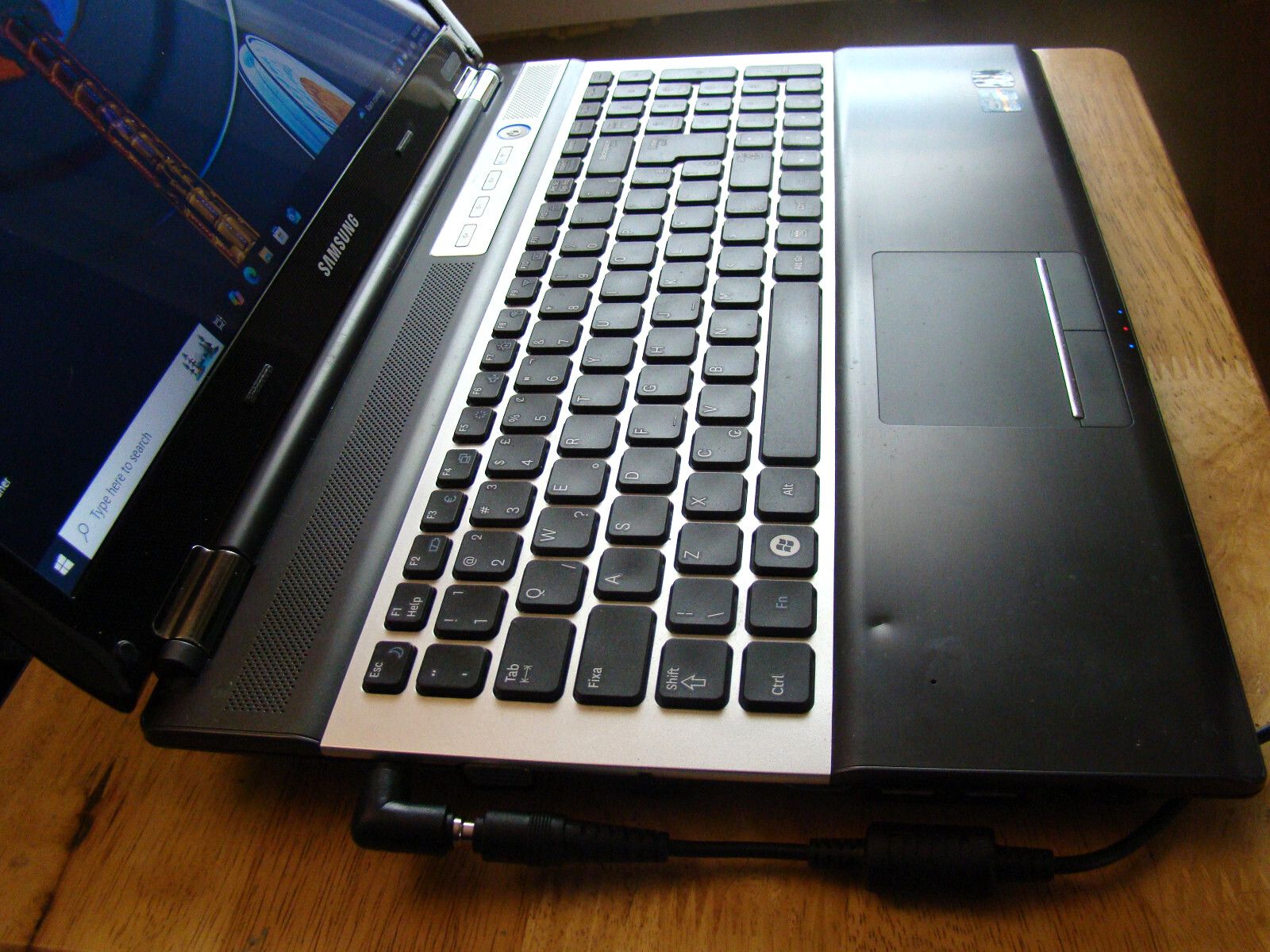 Samsung RF511/Core i5-2450M 2.50ghz/6gb/500gb/Windows 10 Pro/Webcam/BT/Hdmi/15.6