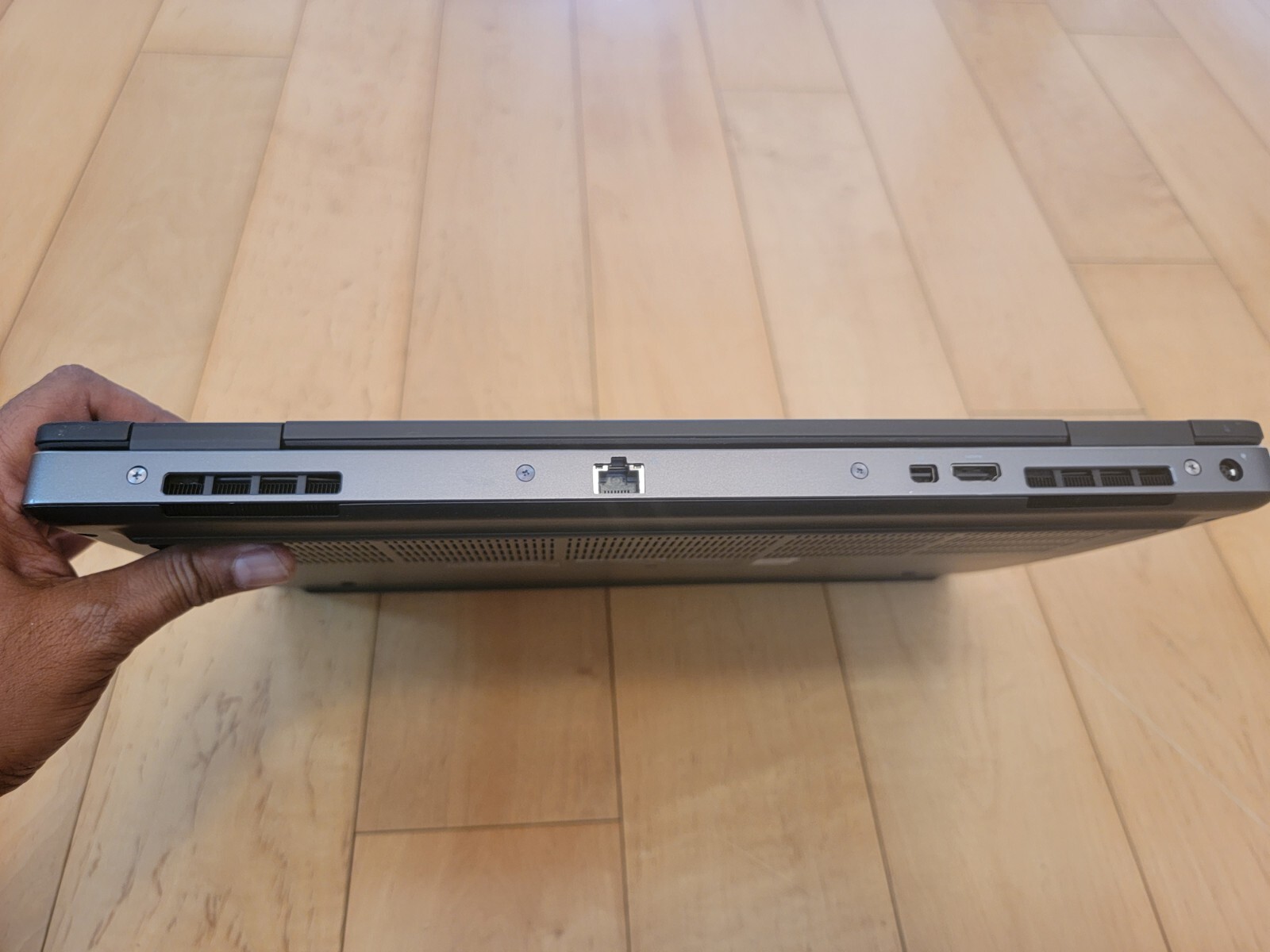 Dell Precision 7530 Core i5-8400H 2.5GH 32GB/512GB SSD Win10 Webcam Quadro P2000