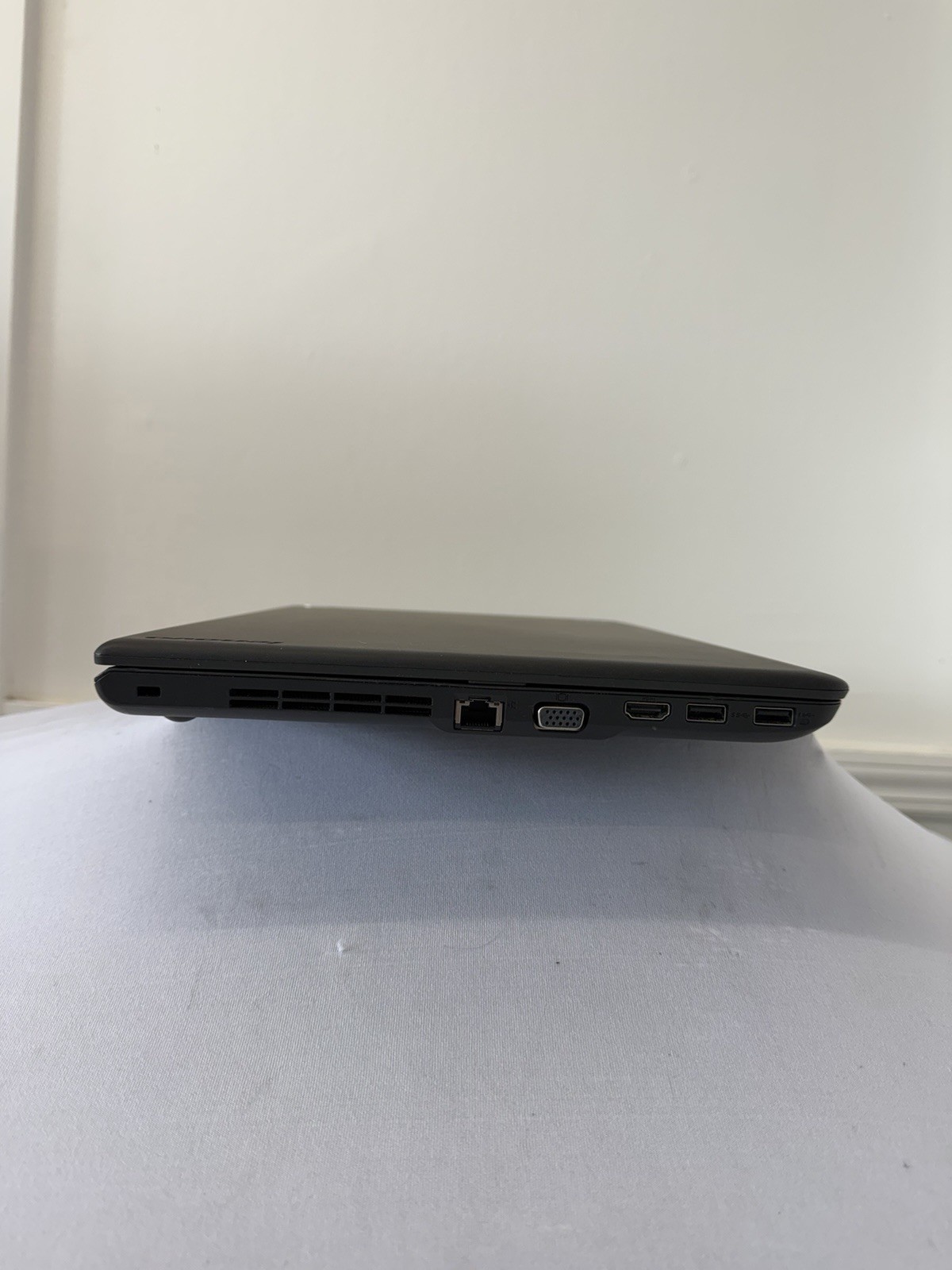 Lenovo Thinkpad E555 Laptop – AMD A10 – Unknown if Screen is Good – Read Des
