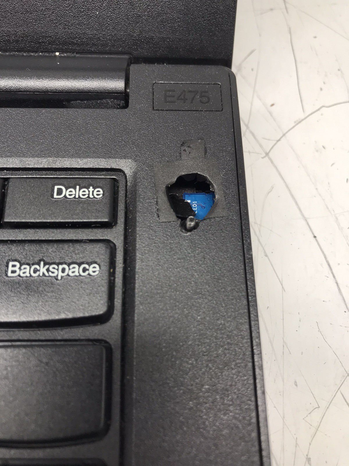 Lenovo Thinkpad E475 14″ AMD A10-9600P 2.4GHz 8GB RAM No HDD/SSD – Boots to BIOS