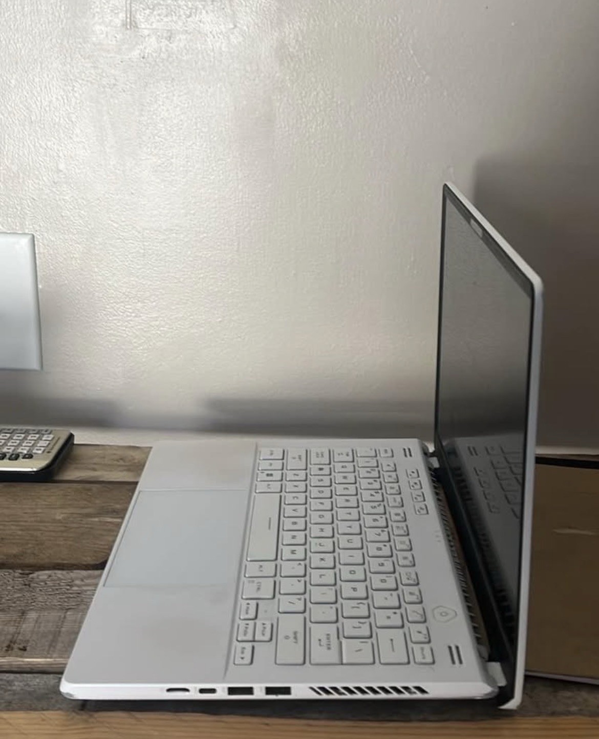 ASUS ROG Zephyrus G14 14″ White Ryzen 9 16GB RX 6800S Parts/Repair