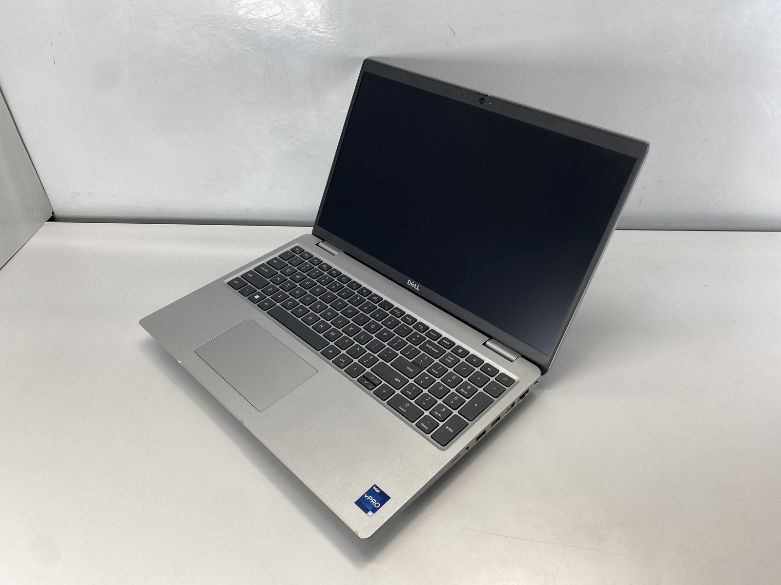 Dell Laptop Latitude 5540 15.6″ Intel Core i5-1345U 1TB – Gray
