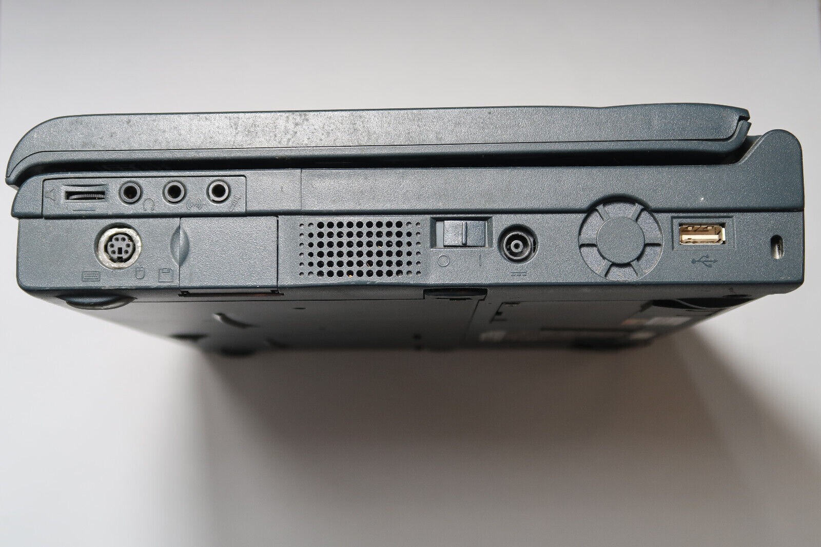 Fujitsu 166MHz MMX 32MB 1.6GB HDD USB CD Windows 95 98SE or 2000 Grade A Vintage