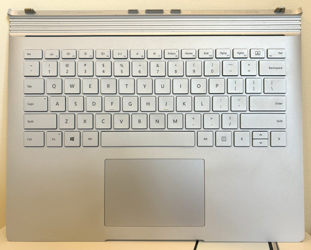 Microsoft Surface Book 3 13.5″ Touchscreen w/ Surface Pen (Intel i7, 256GB SSD)