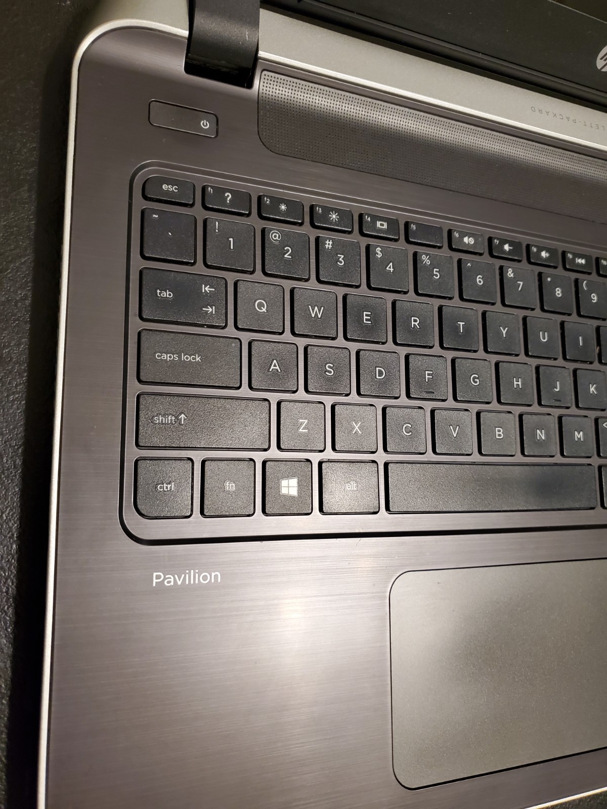 HP Pavilion 15-p066us Intel i3-4030U, 1.90GHz 6GB 128GB SSD Windows 10 W/Charger