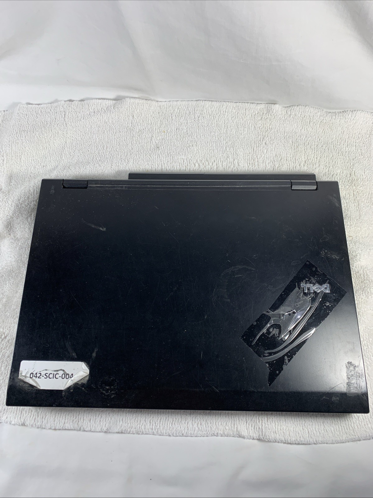 Dell Latitude E5400 Laptop Core 2 Duo CPU 14″ Display No Charger **PARTS ONLY *2