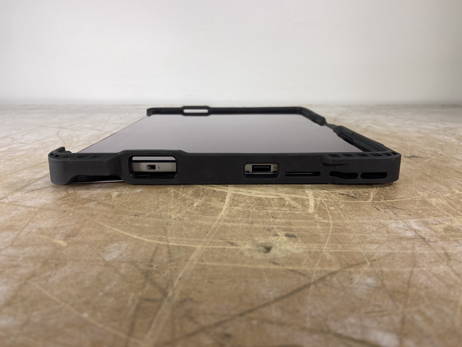 DELL LATITUDE 7210 2-IN-1 i5-10310U @ 1.70GHz, 8GB RAM, NO HDD/OS