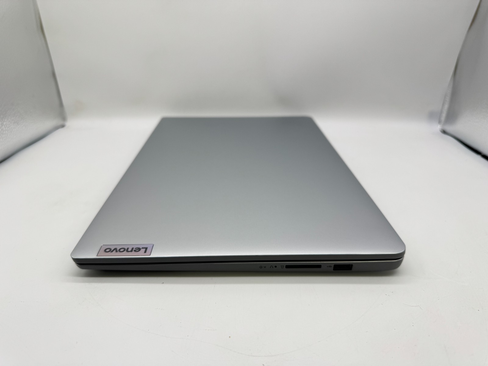 Lenovo Ideapad 1 15IAU7 15.6″ Touch laptop Intel Core i3 256GB 8GB 82QD00DHUS