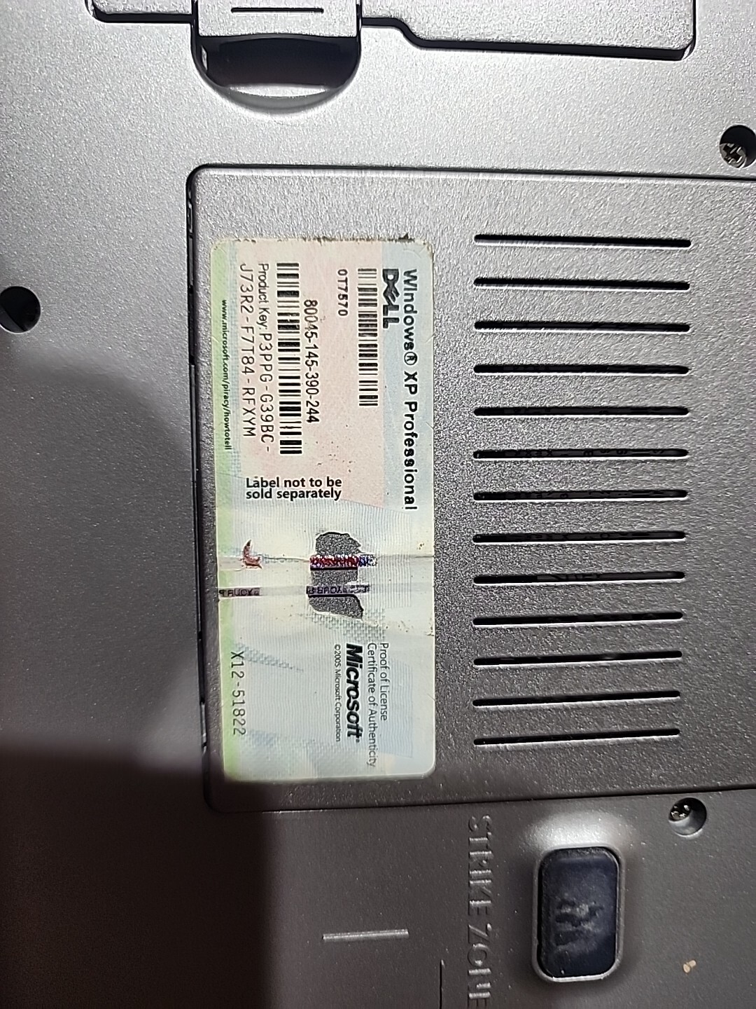 dell latitude d520 Amd D560 laptop And Batteries