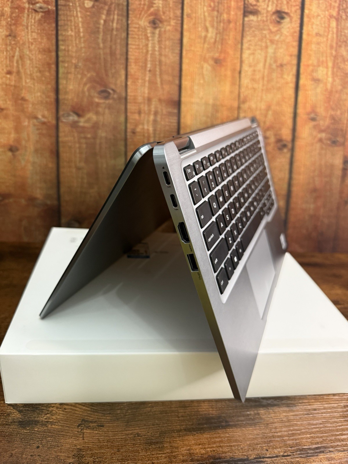 Dell Latitude 9410 2-in-1 Touchscreen Laptop | i5 10th Gen | 16GB RAM | 256 GB