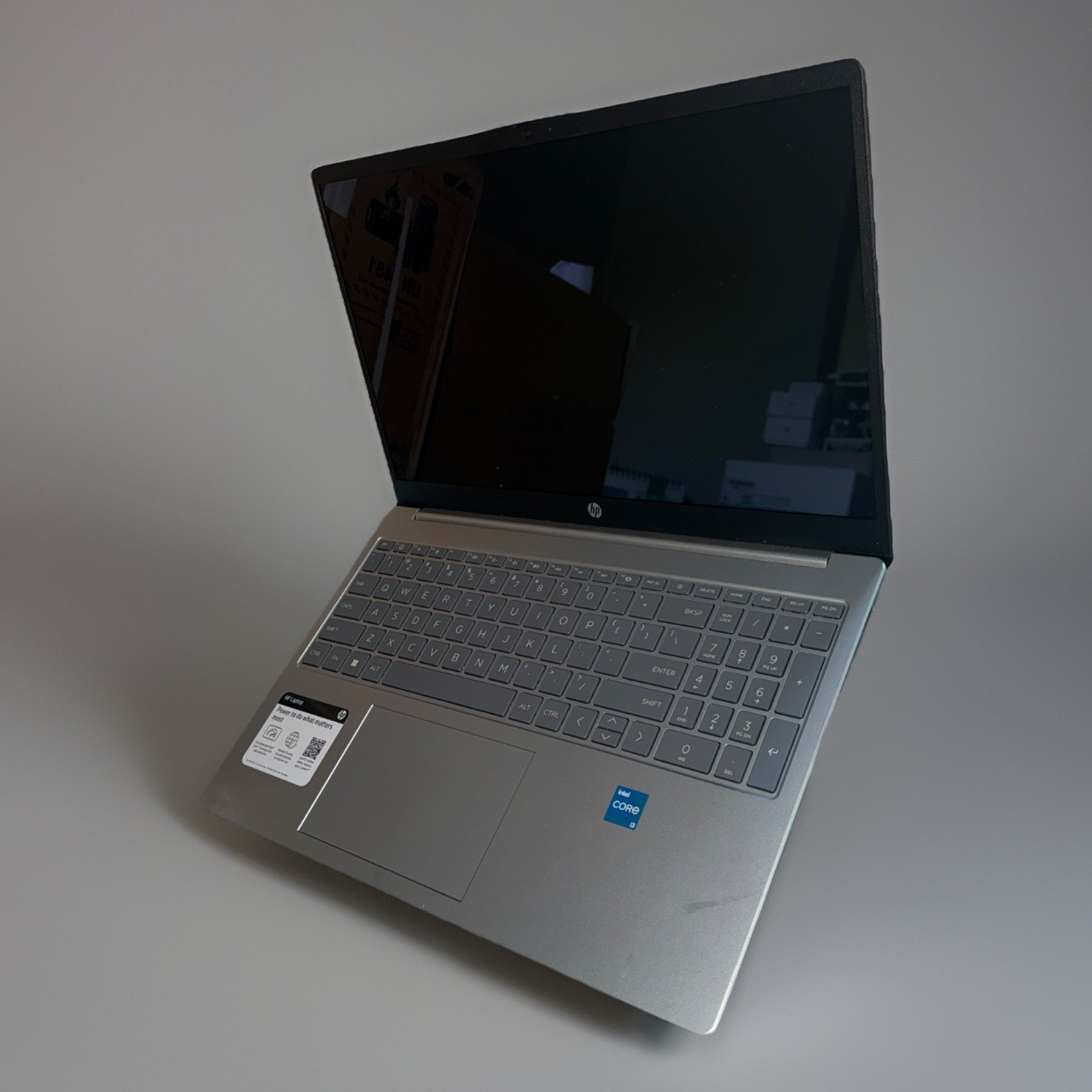 HP Laptop 15-fd0230wm 15.6″ Intel i3-N305 8GB DDR4 256GB SSD Windows 11 Home