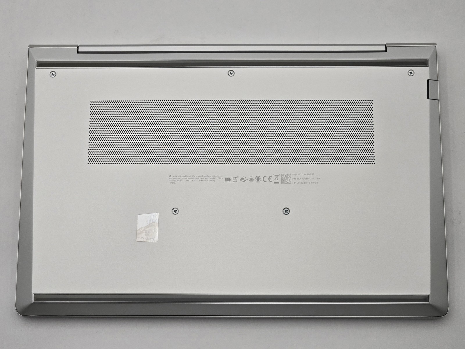 HP EliteBook 640 G9 14 Core i7-1270P 32GB 1TB SSD Windows 11 Grade D