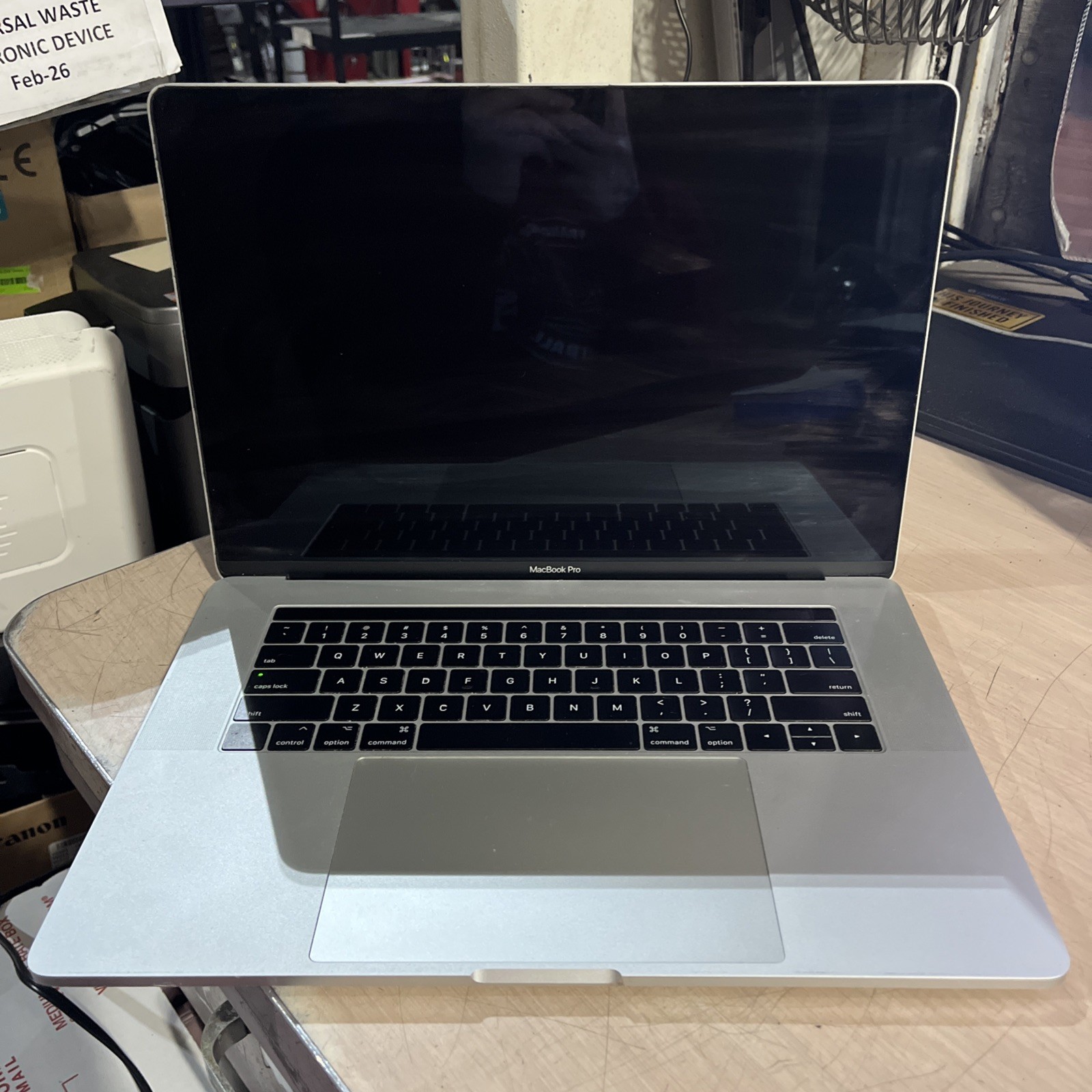 APPLE MACBOOK PRO 15″ TOUCH/LATE 2016 CORE I7-6700HQ 2.6GHZ 16GB RAM 256SSD
