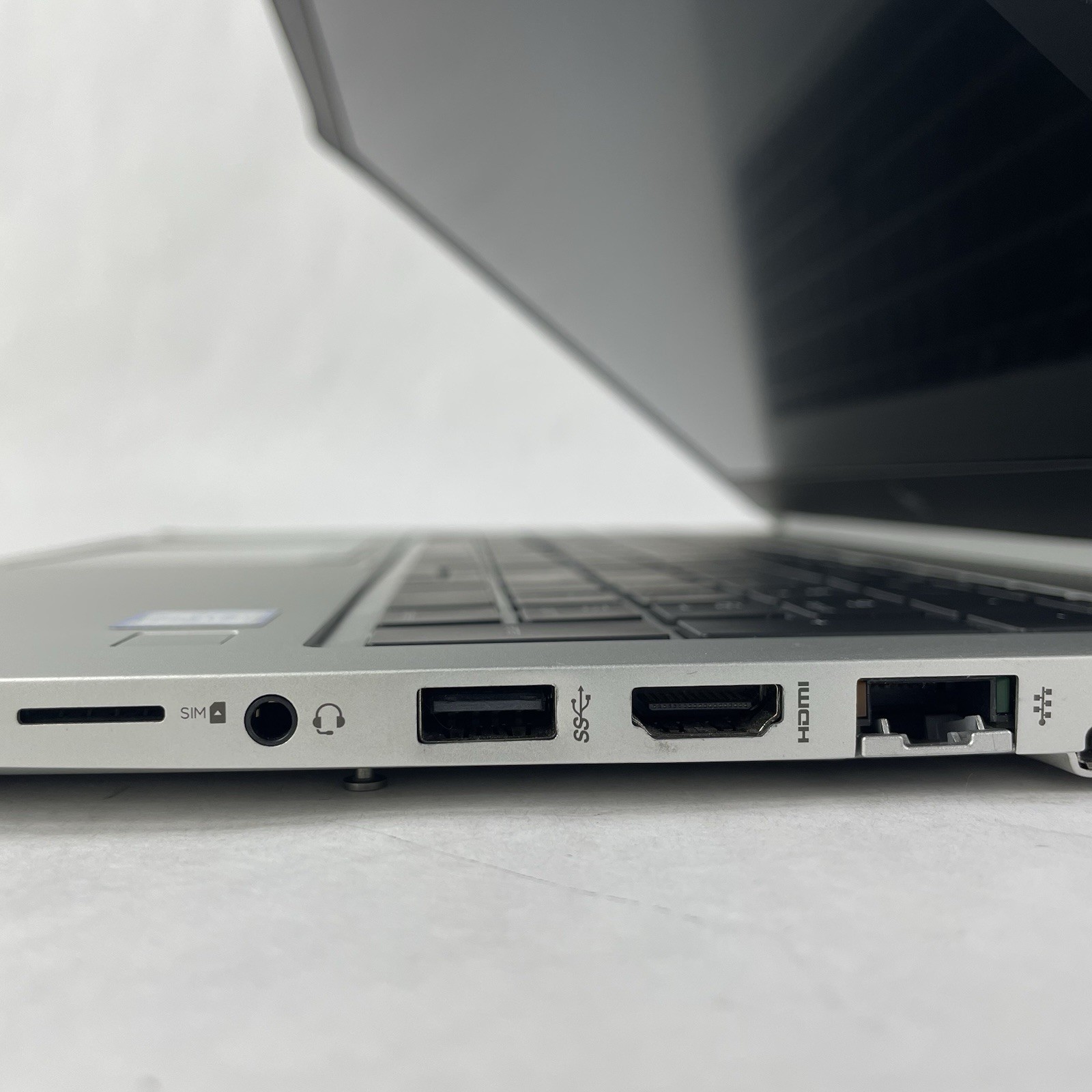 HP EliteBook 850 G6 15.6″ i7-8665U 1.90 GHz 8 GB RAM No SSD/OS/AC – Bad Corners