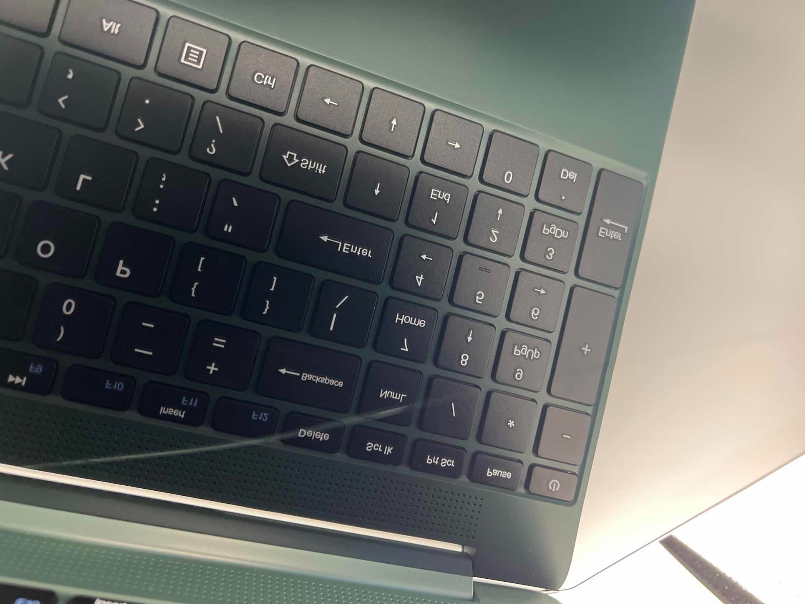15.6” Gateway gwtn156-1gr Green 15.6 Intel Core i5-1035G1 16GB RAM 256GB SSD