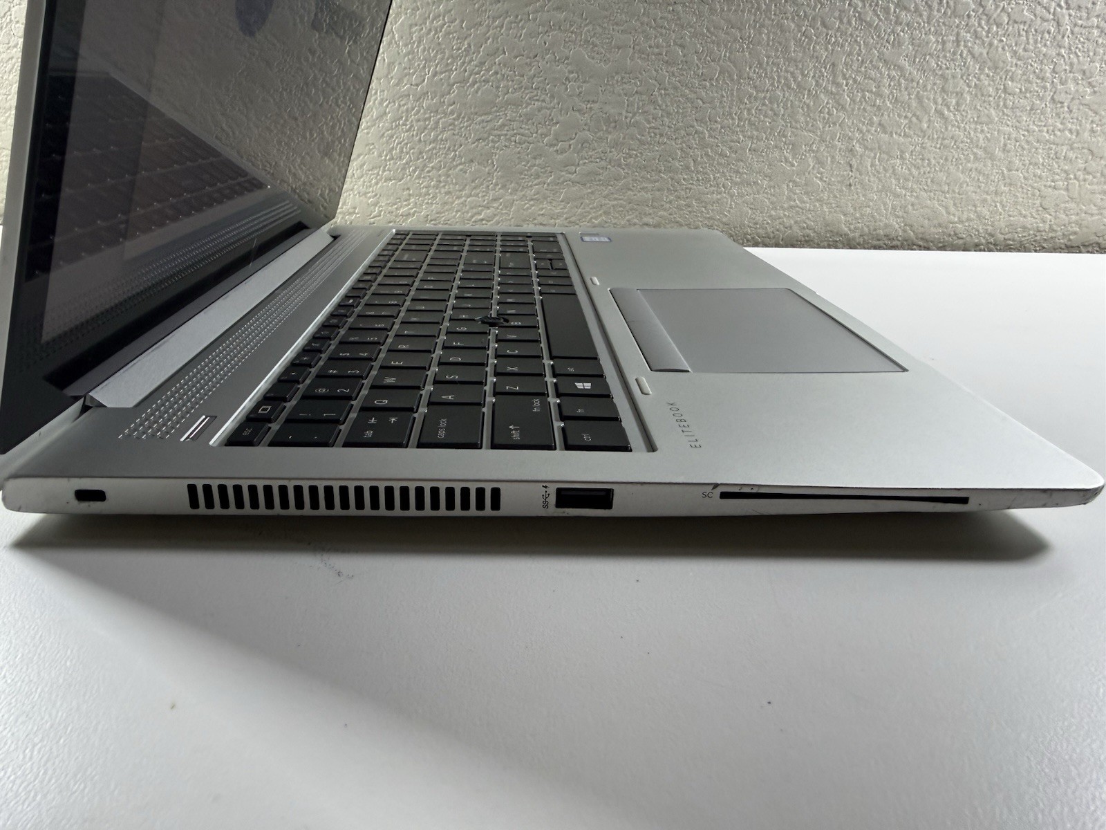 HP EliteBook 850 G5 15.6″ i5-8250U 256GB SSD 4GB DDR4 Silver Laptop Touch Read