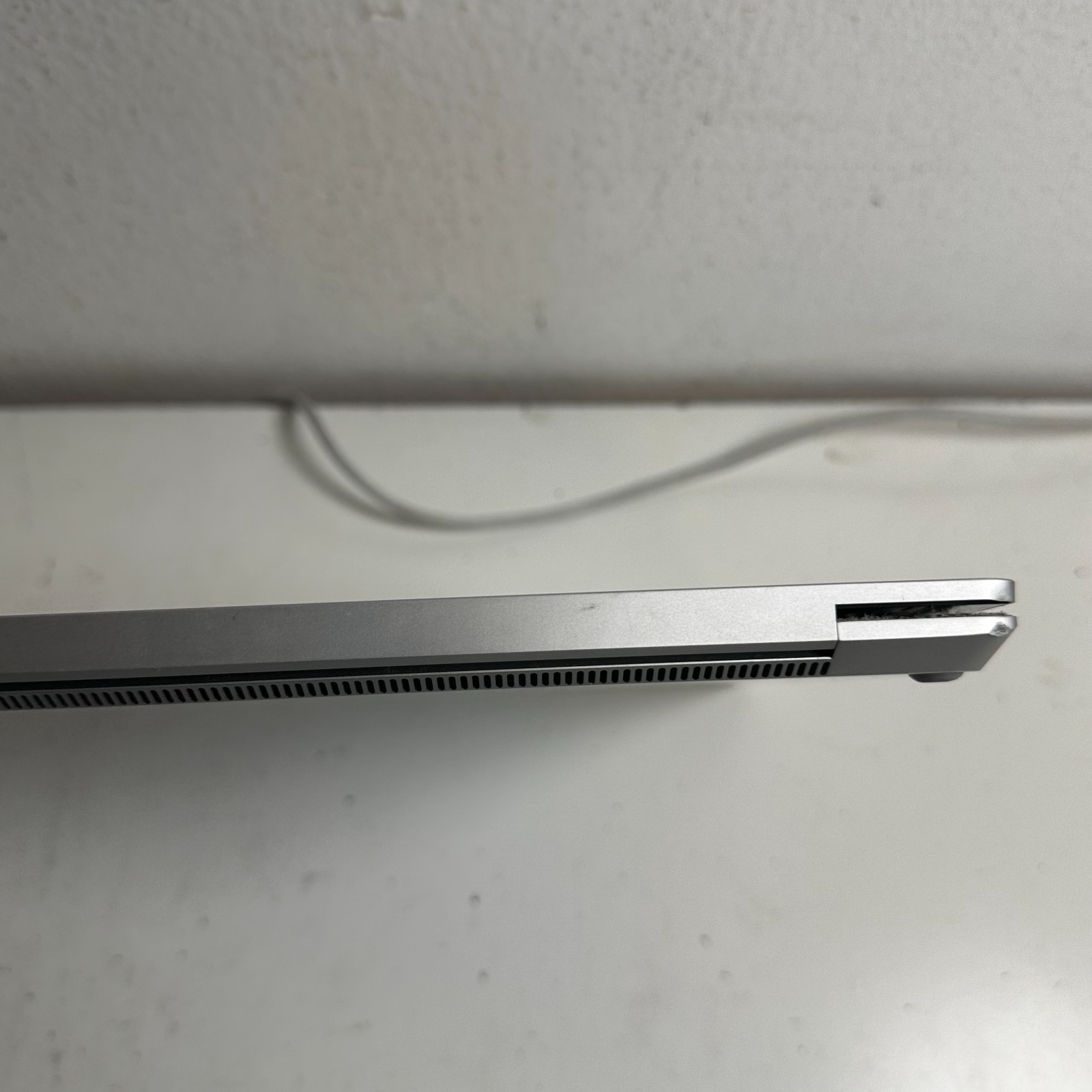 Microsoft Surface 2 1769 13.5″ PixelSense Touchscreen Display Laptop – for Parts