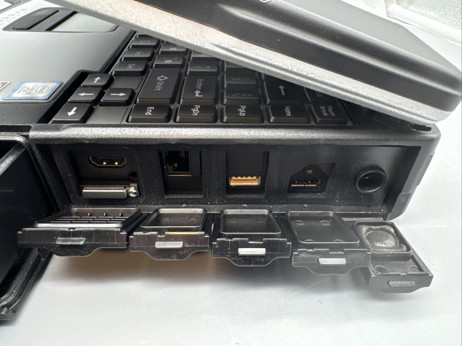 Panasonic Toughbook CF-31 Touchscreen i5-7300U 16GB DDR4 DVDRW No HD/OS/AC