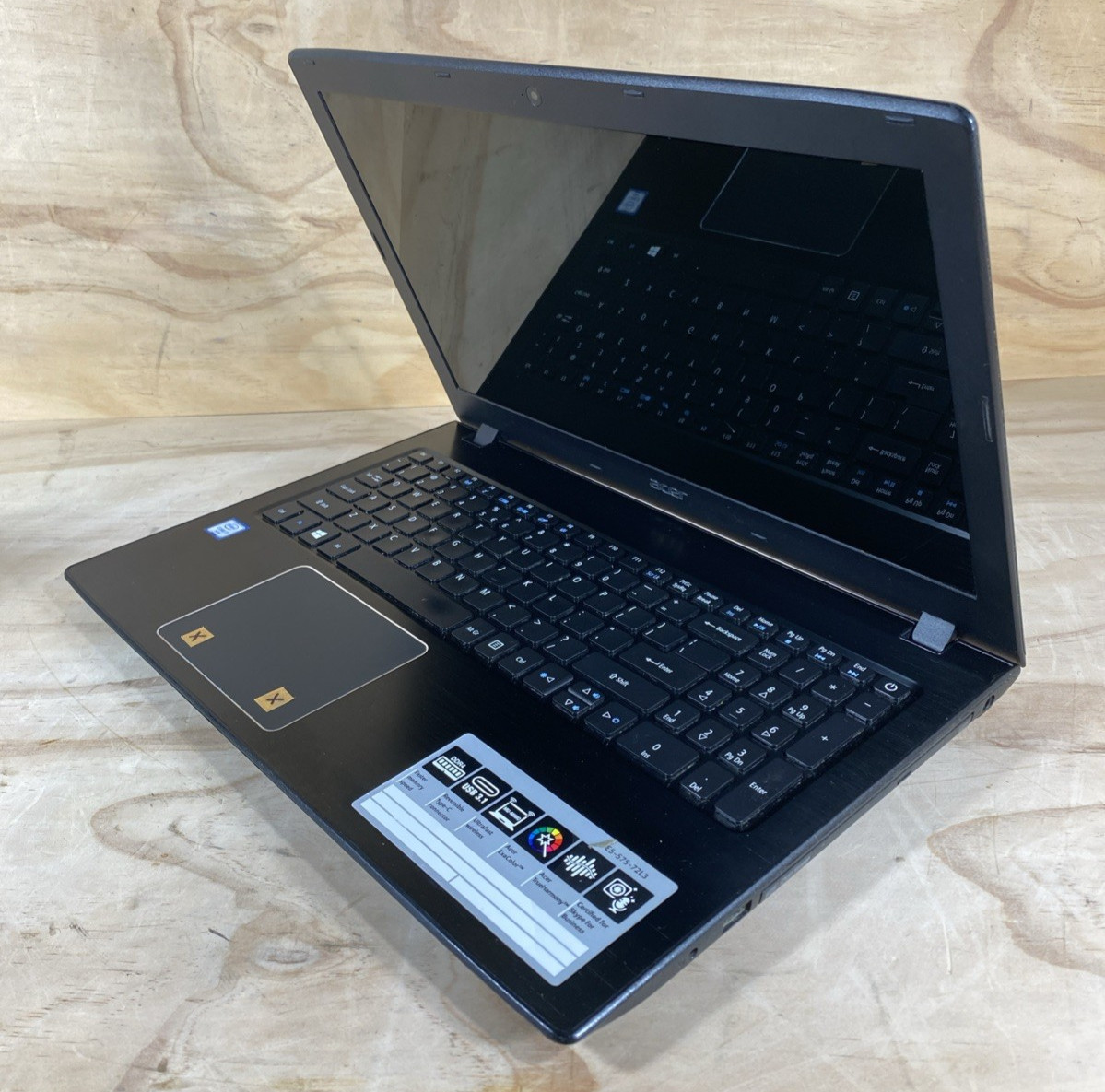 Acer Aspire E5-575 15.6″ Intel i7 2.5 GHz 256GB SSD 16GB RAM Win 10 Home/READ