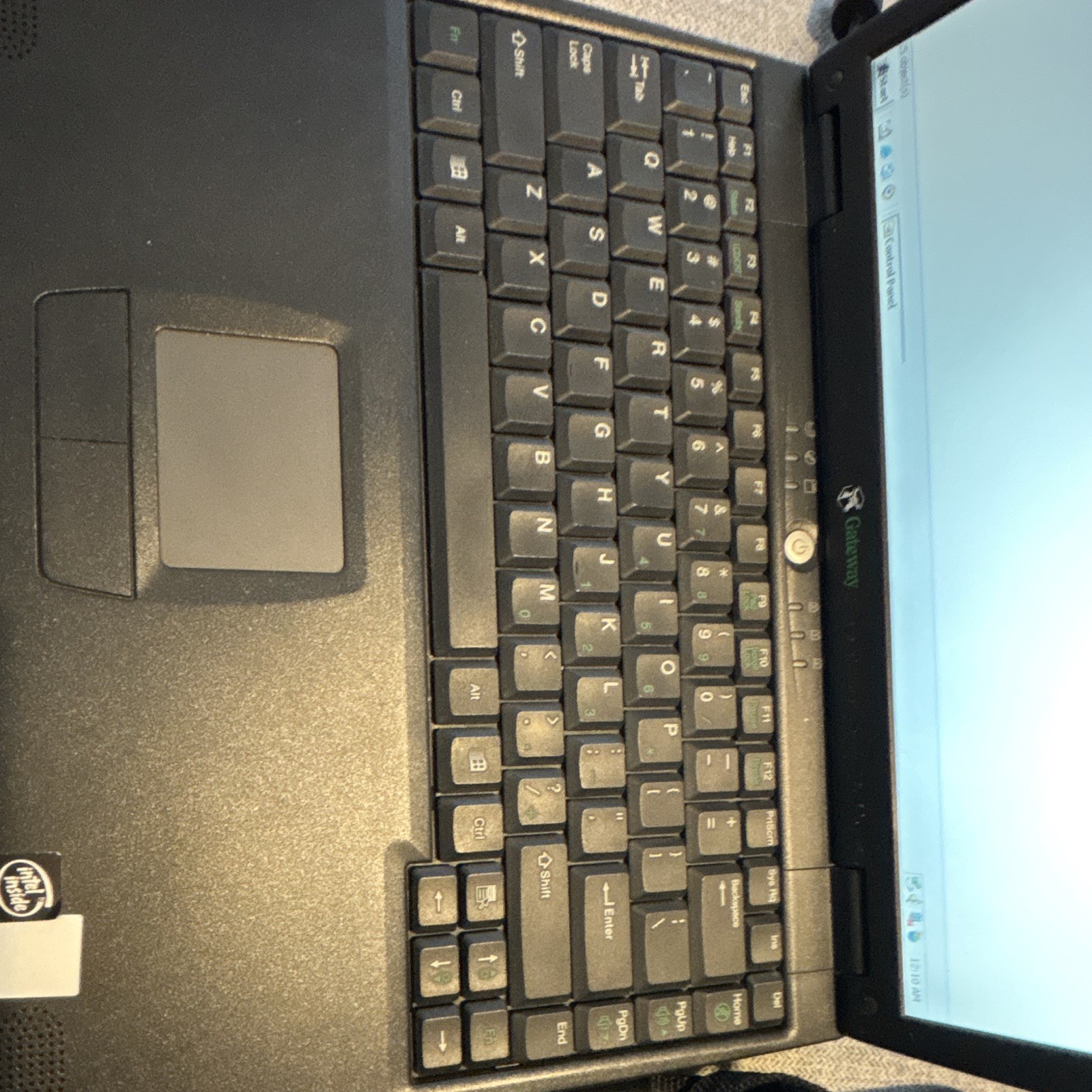 Gateway Solo 5300 14in Laptop Pentium III 1GHz 256MB 20GB HDD Win XP