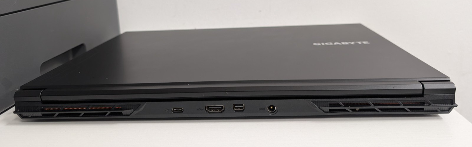 Gigabyte RC56 Notebook 32GB RAM i7-13620H 2.4GHz 1TB SSD 16″ GeForce RTX 4050