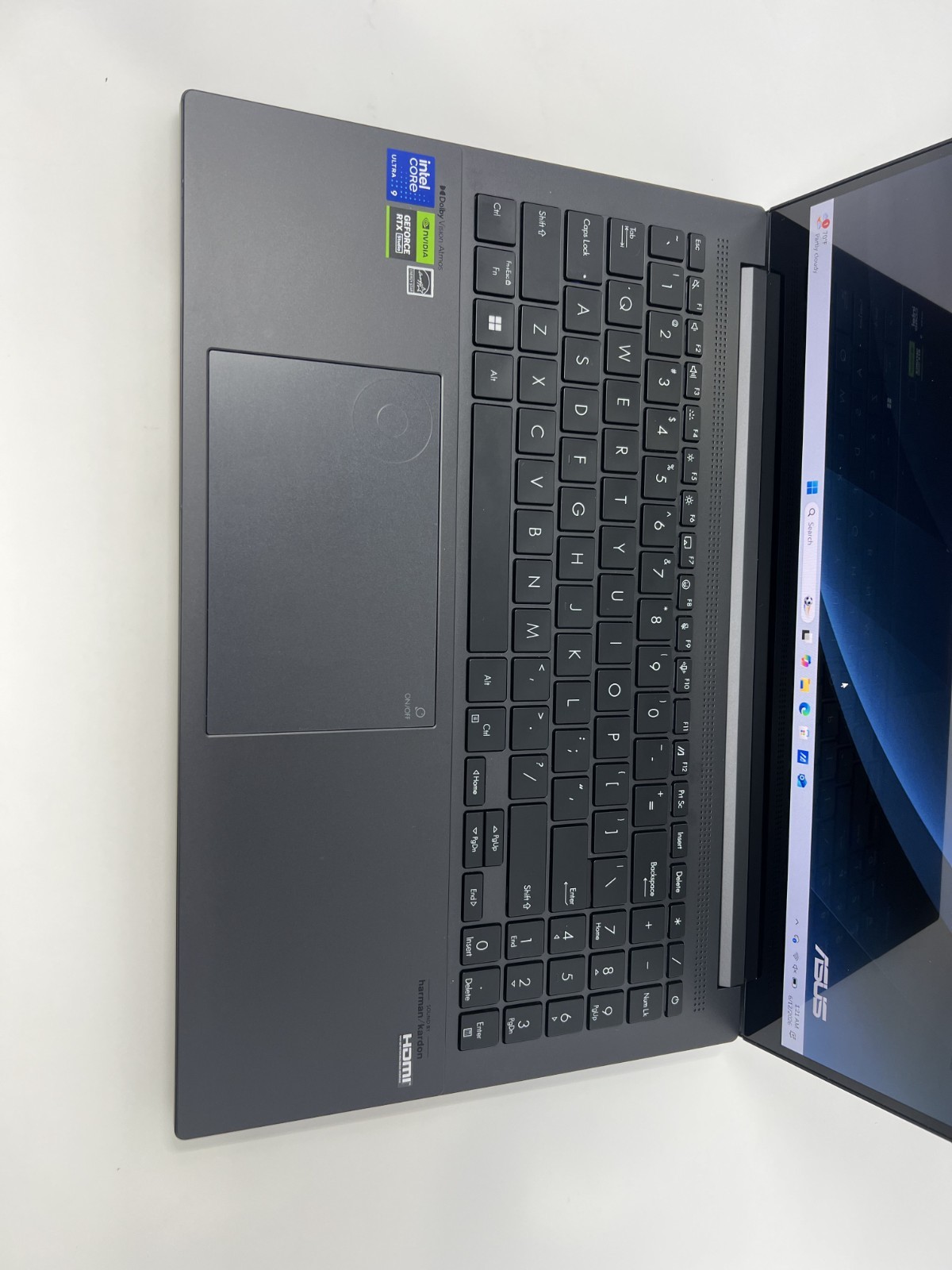 ASUS Vivobook Pro 15 Q543M Ultra 9 185H 24GB 2TB RTX 3050 OLED Dents