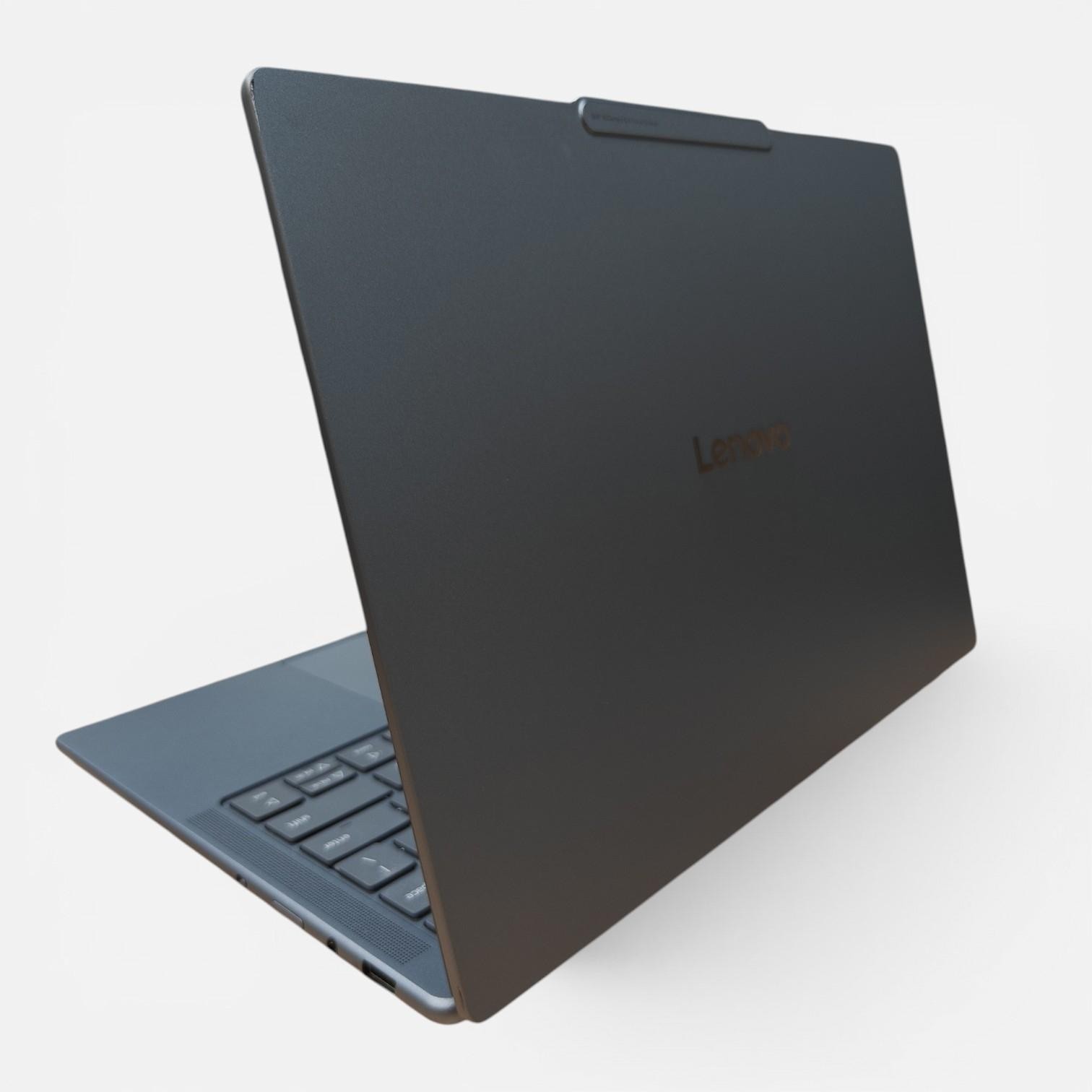 Lenovo Slim 7i Aura 14″ OLED Touch Ultra 7 258V 32GB RAM 1TB SSD W11 Home