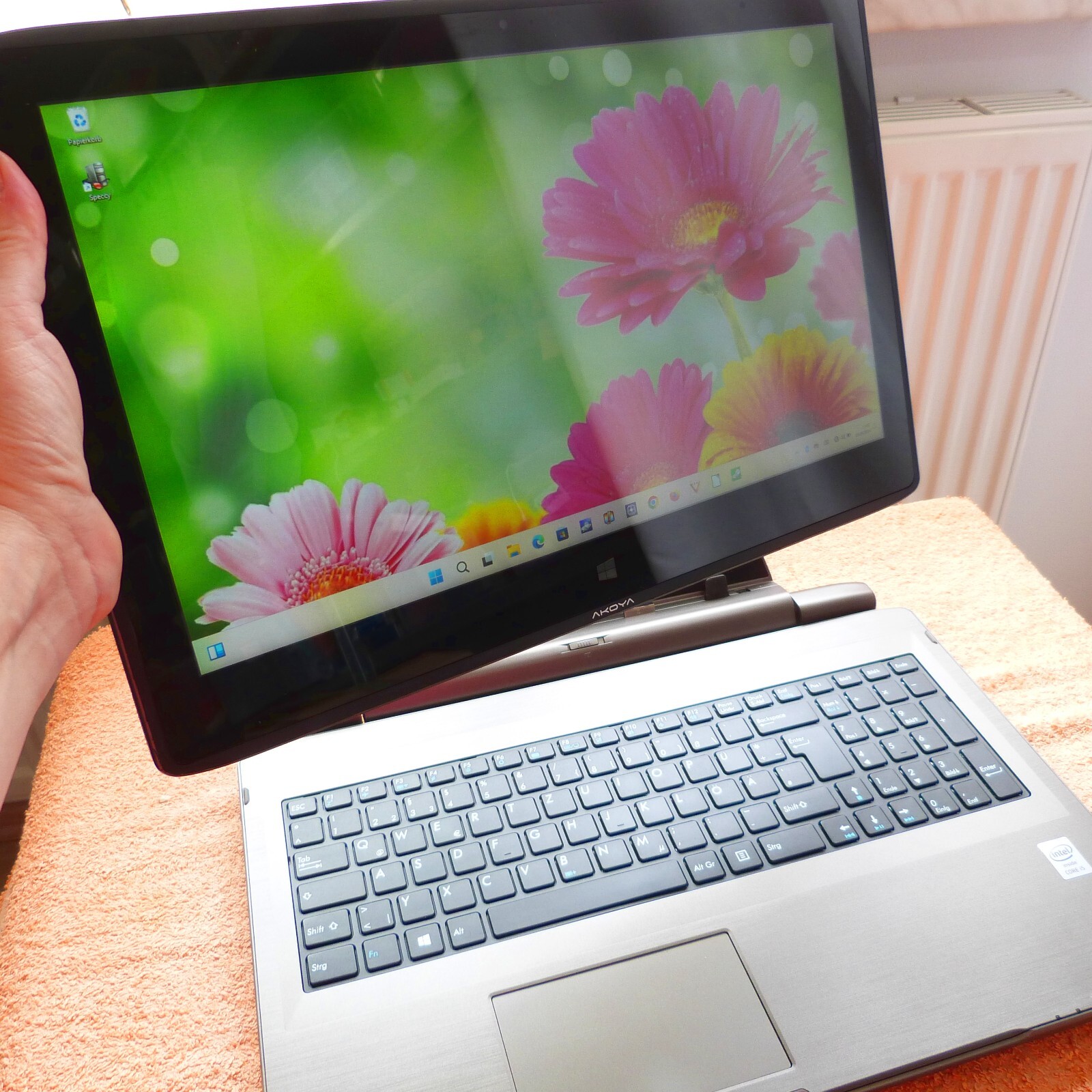 Medion S6214T Convertible Huge 2in1 Format 15″ TOUCH FULLHD QUAD CORE