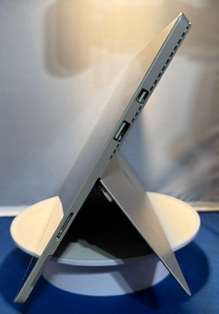 Microsoft Surface Pro 4 Intel Core m3-6Y30 4GB RAM 128GB NVME Windows 10