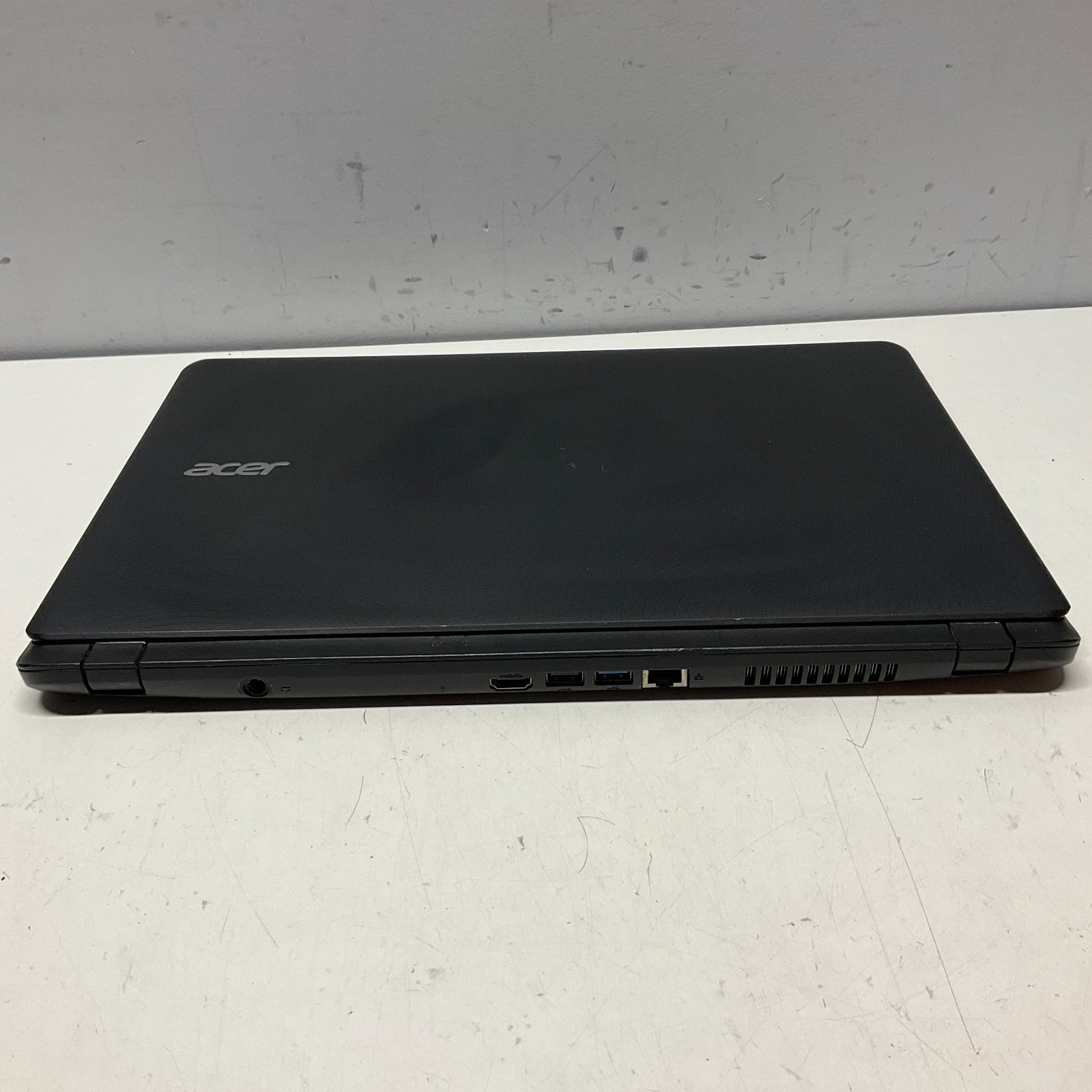 Acer Aspire ES1-572 Laptop Intel Core i3-6100U @ 2.30 GHz 4GB 250GB SSD Win 10