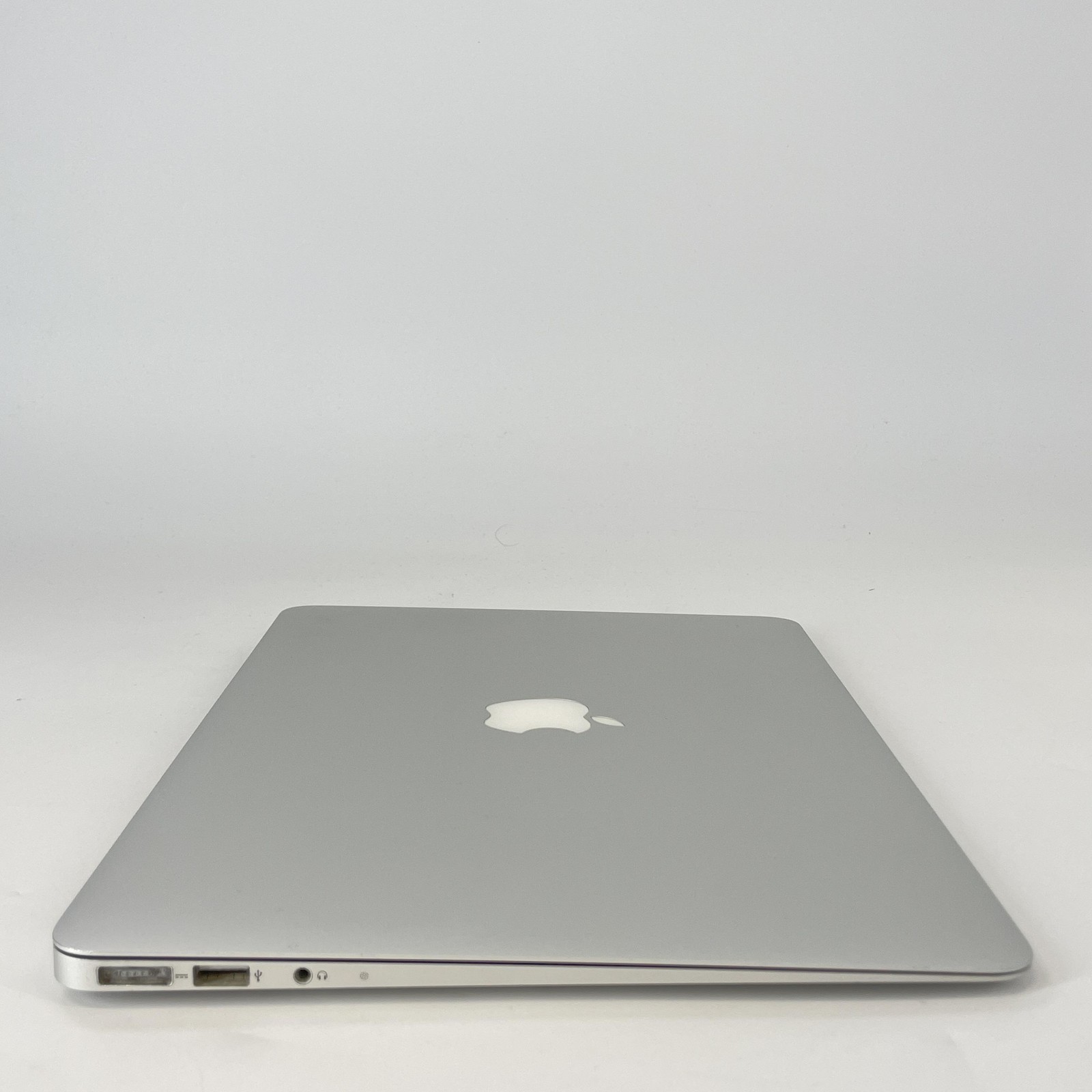 MacBook Air 13 2012 Silver HD+ 1.8 GHz i5-3427U 4GB RAM 128GB SSD – Bad Battery