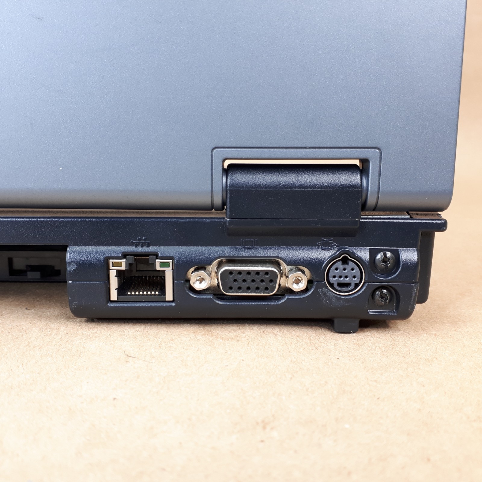 HP Compaq 6715b 15.4″ Laptop AMD Turion 64 X2 4GB RAM 250GB HDD Boots/Bios H4053