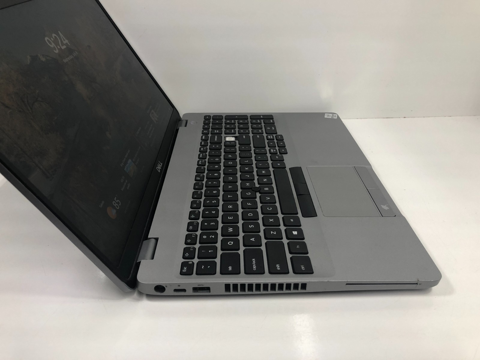 Dell Latitude 5510, 15.6″, i5-10310U, 1.7GHz, 16GB, 256GB NVMe, Windows 11