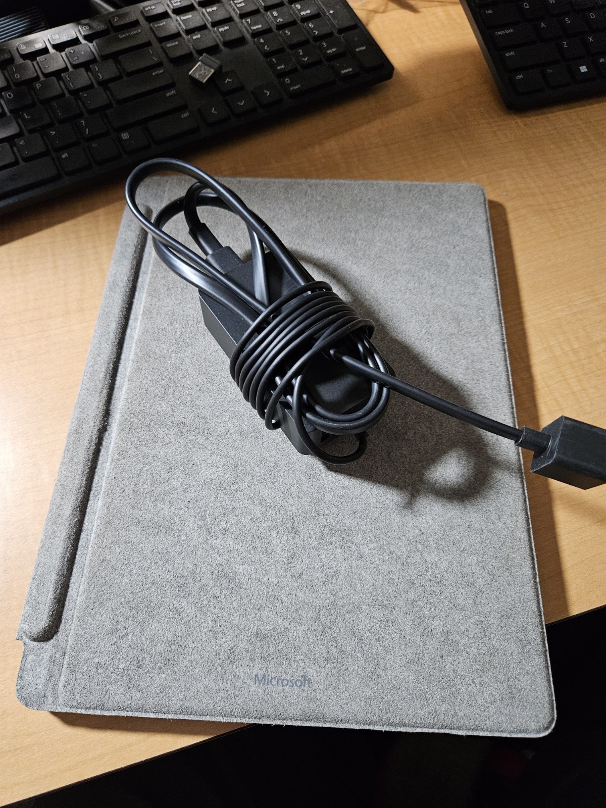 Microsoft Surface Pro 10 Business Ultra 5 135U 8GB 256GB SSD Pen/Keyboard Win11
