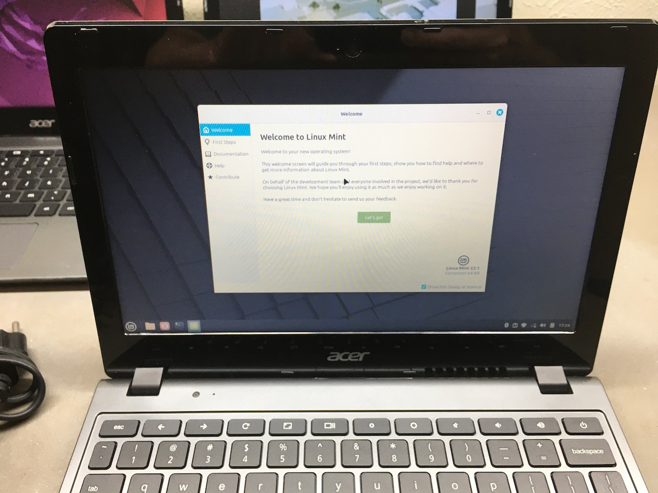 Lot 3x Acer Linux Laptops 1.40GHz 2955U 2GB DDR3 16GB SSD Mint Fedora Ubuntu