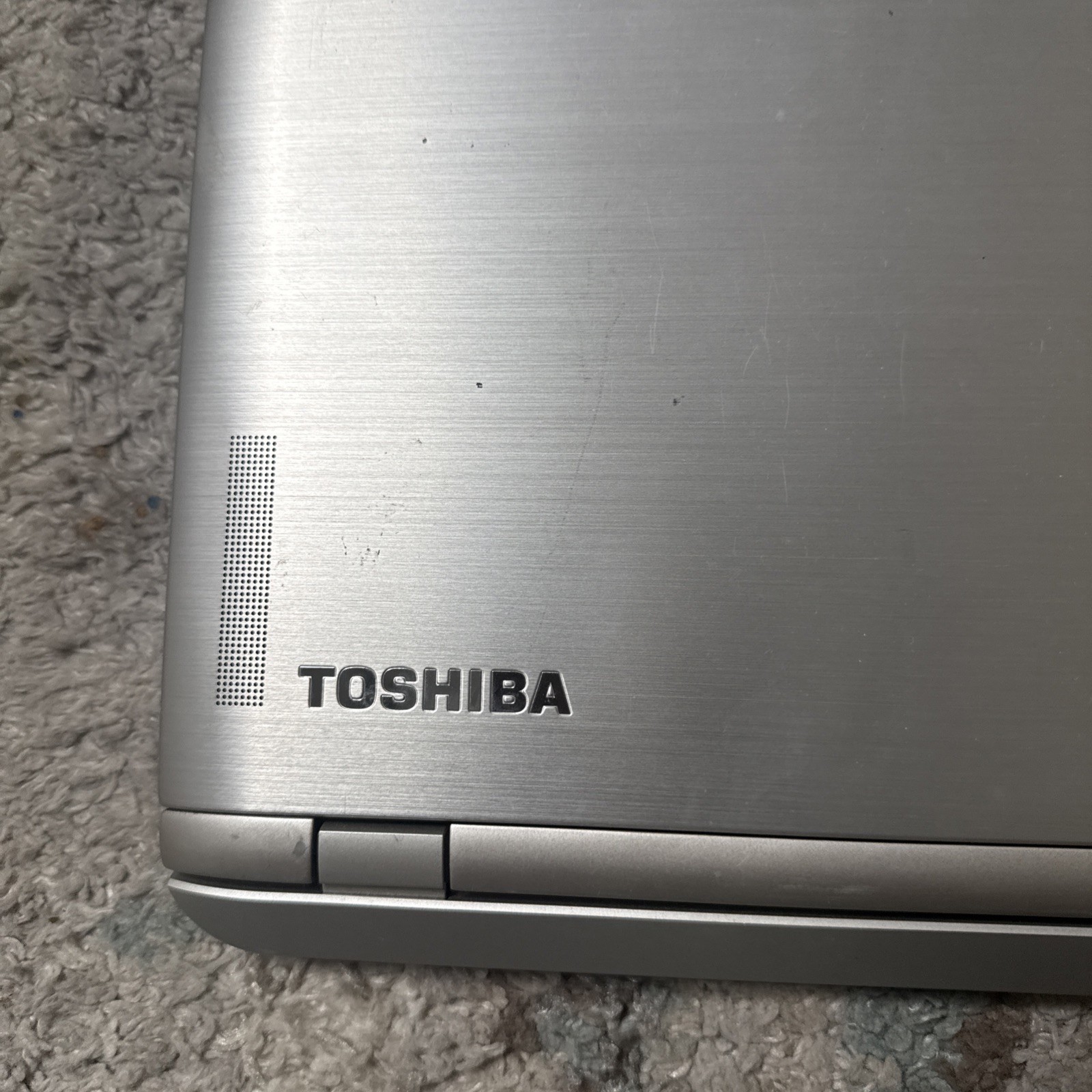 Toshiba Satellite Click 2 Pro P35W-B3204 Intel Core i5-4210u Laptop Tablet