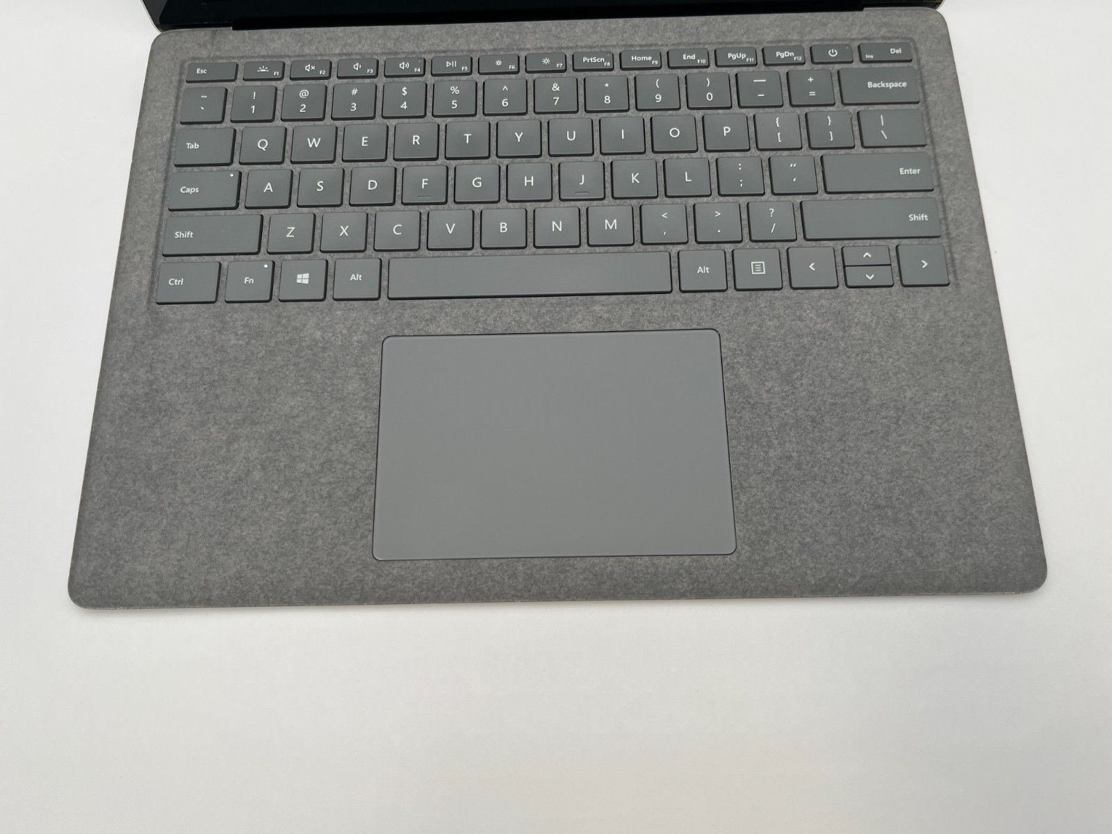 Microsoft Surface Laptop 4 1950 13.5″ Touch i5-1145G7@2.60GHZ 16GB RAM 512GB NVM