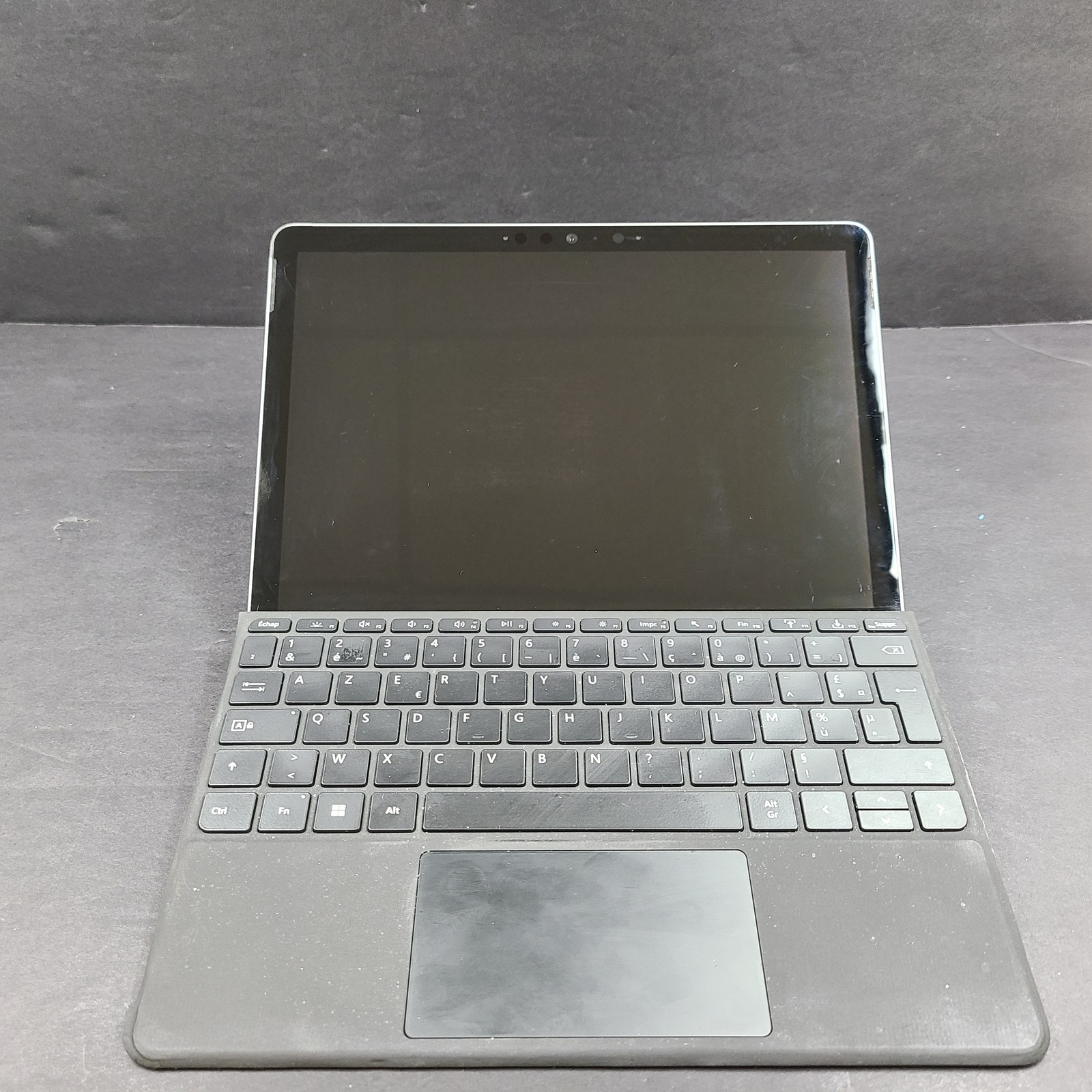 Surface Go 2 Laptop 10.5″ – Intel m3-8100Y CPU @ 1.10 GHz – 128GB SSD – 8GB RAM
