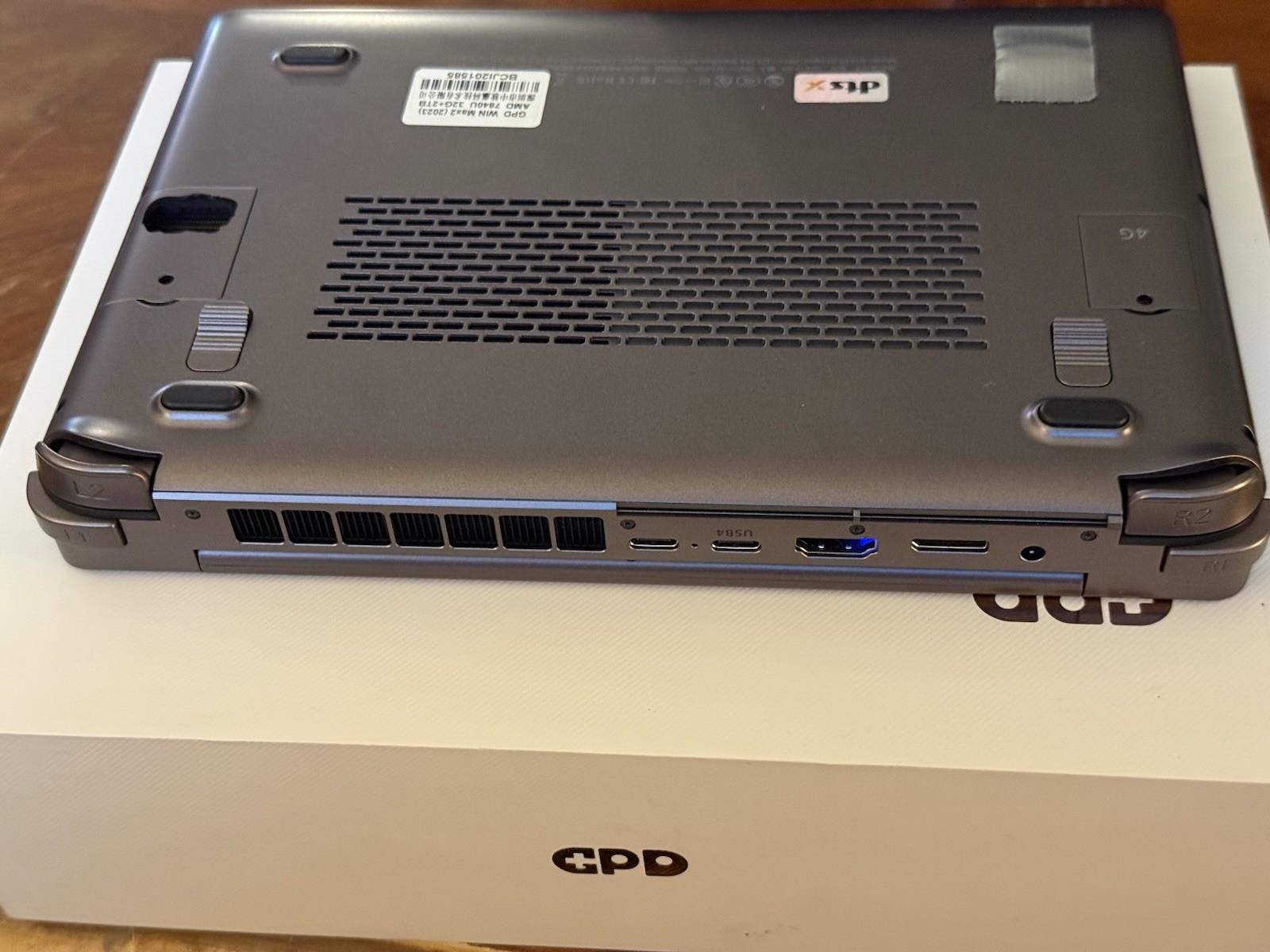 GPD WIN Max 2 2023 Ryzen 7 7840U + 32GB DDR5x-7500 MT/s + 2TB M.2 NVMe + OCuLink