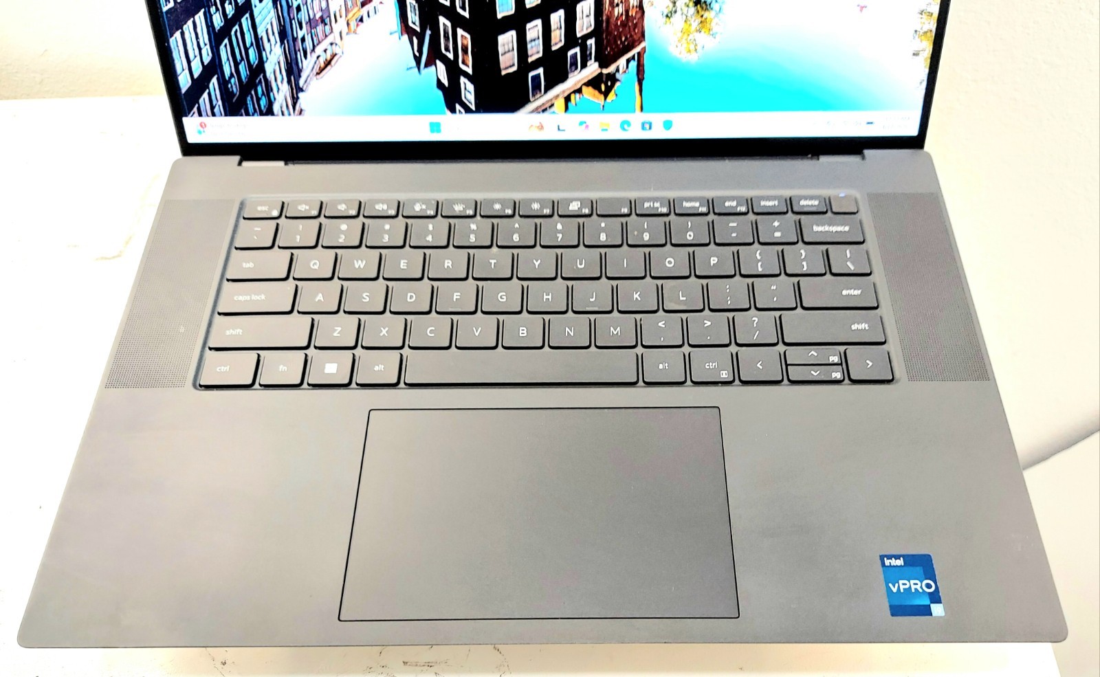DELL PRECISION 5680 4K OLED I9-13900H 512GB SSD 64GB RAM RTX 2000 Ada WIN 11 PRO