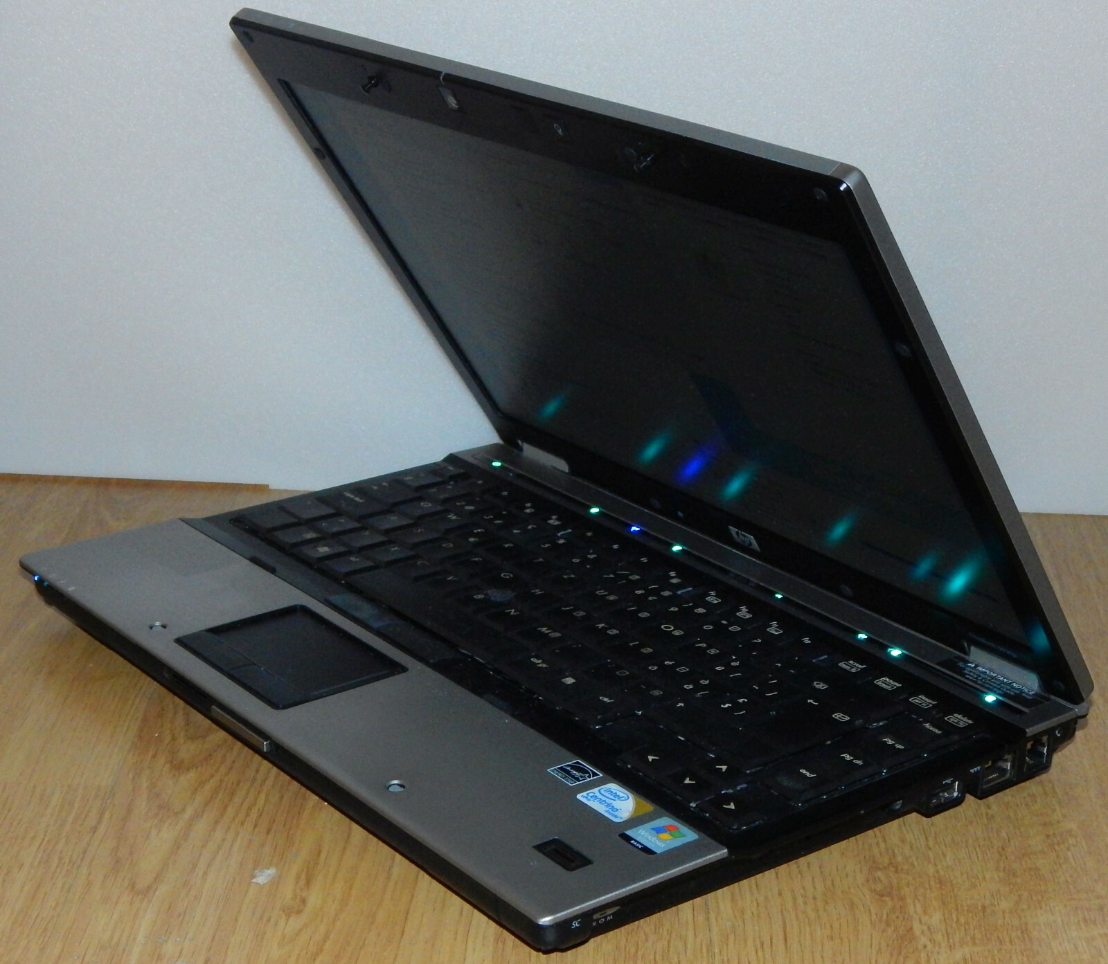 14.1″ Laptop Notebook HP EliteBook 6930p 2x 2.4GHz P8600 250GB 2GB Win XP WiFi