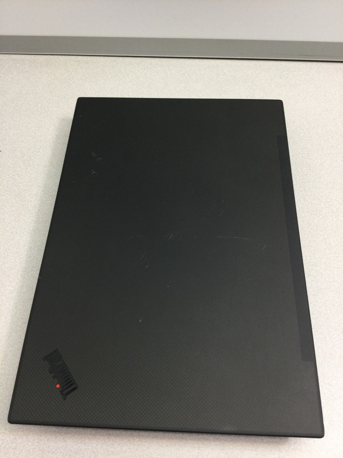 Lenovo ThinkPad P1 Gen 3 – 15.6″Core i9-10885H 12GB RAM 256 SSD WIN 11 PRO