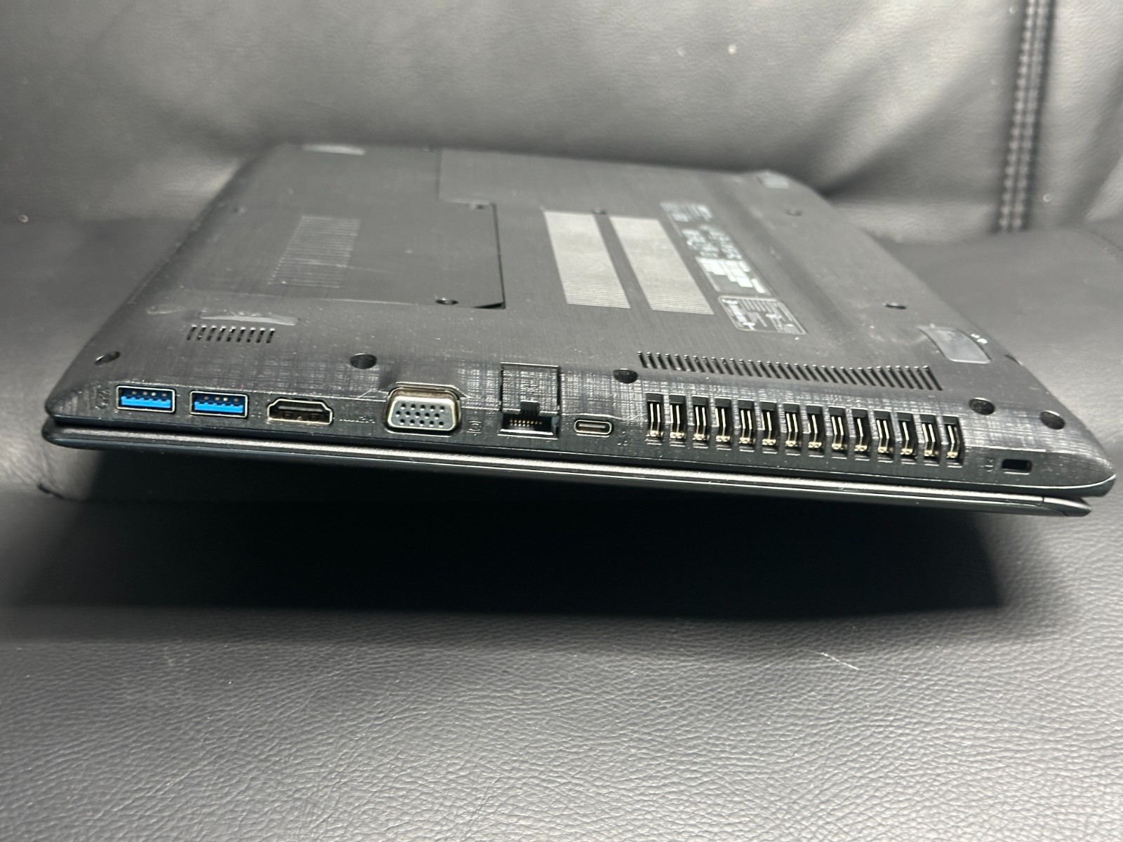 Acer Aspire E5-575G-57A4 Intel Core i5-7200U NVIDIA 950M 256GB SSD 16 GB RAM FHD